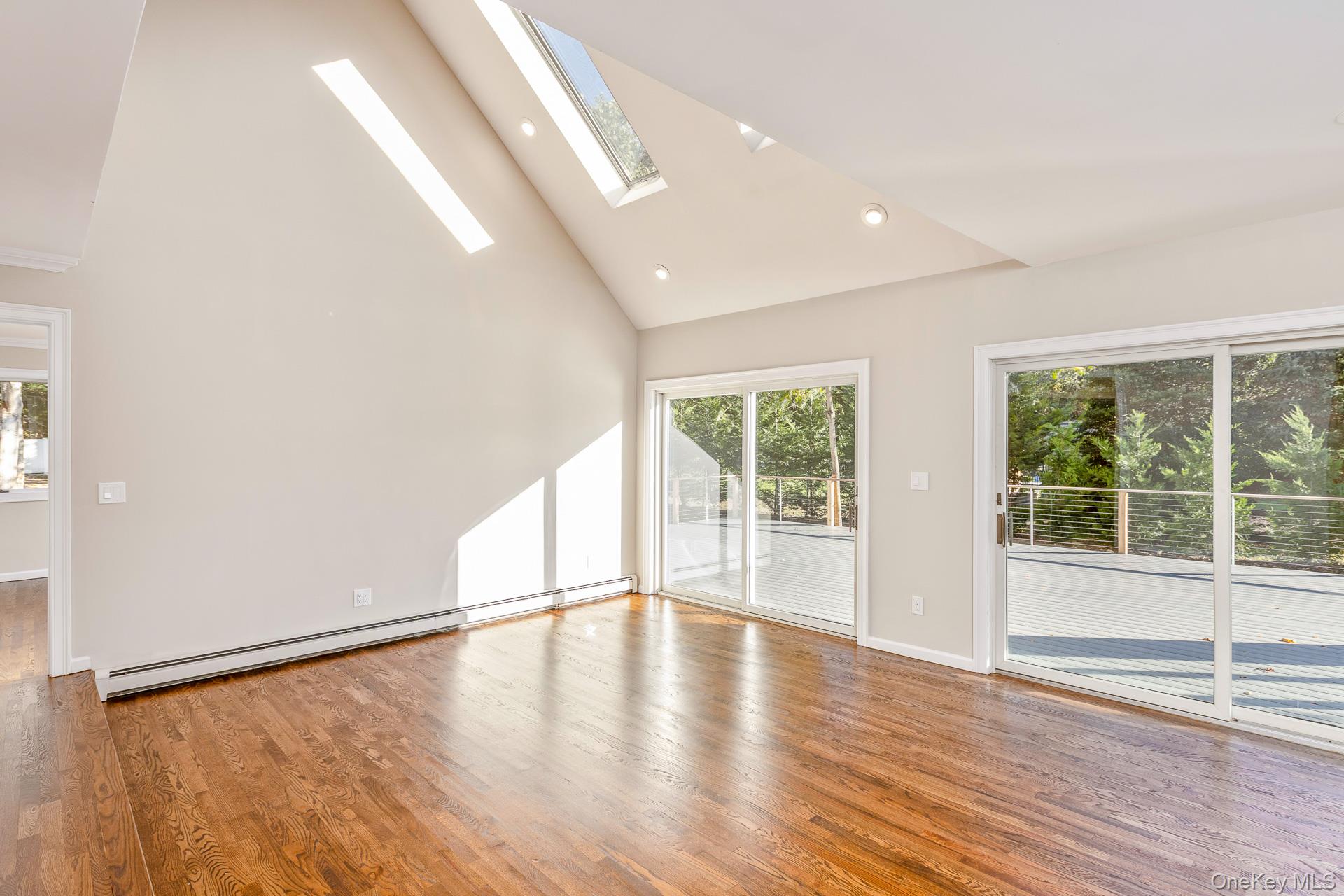 #8 photo, 47 Belleview Avenue, サフォーク郡 Center Moriches , NY 11934