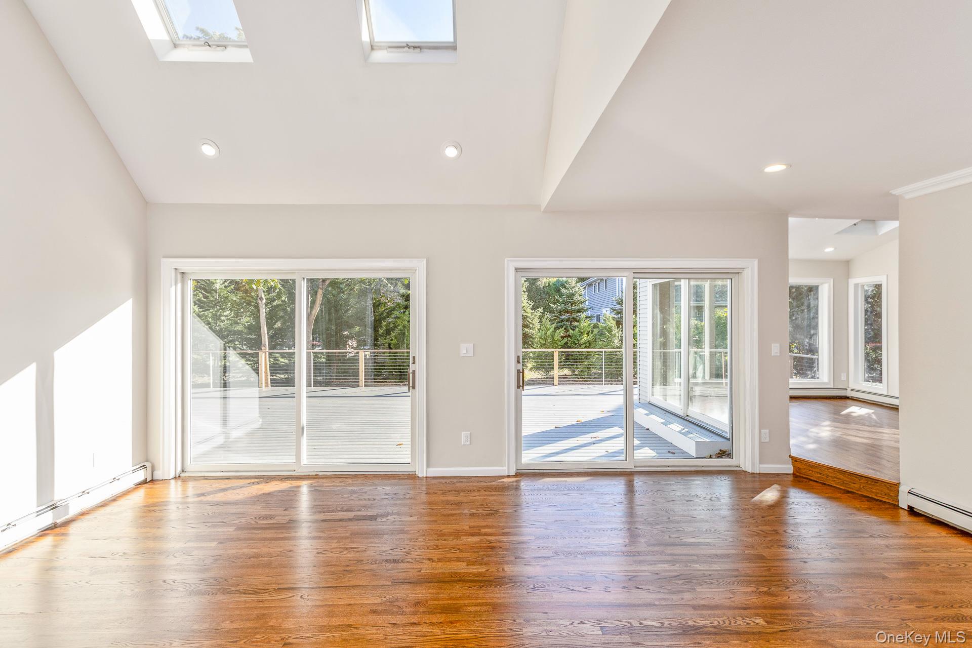 #9 photo, 47 Belleview Avenue, サフォーク郡 Center Moriches , NY 11934