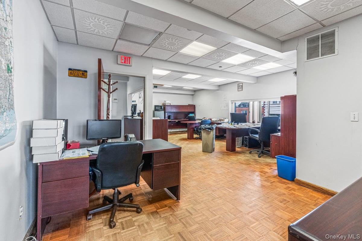 #12 photo, 75 Windsor Avenue, ナッソー郡 Mineola , NY 11501