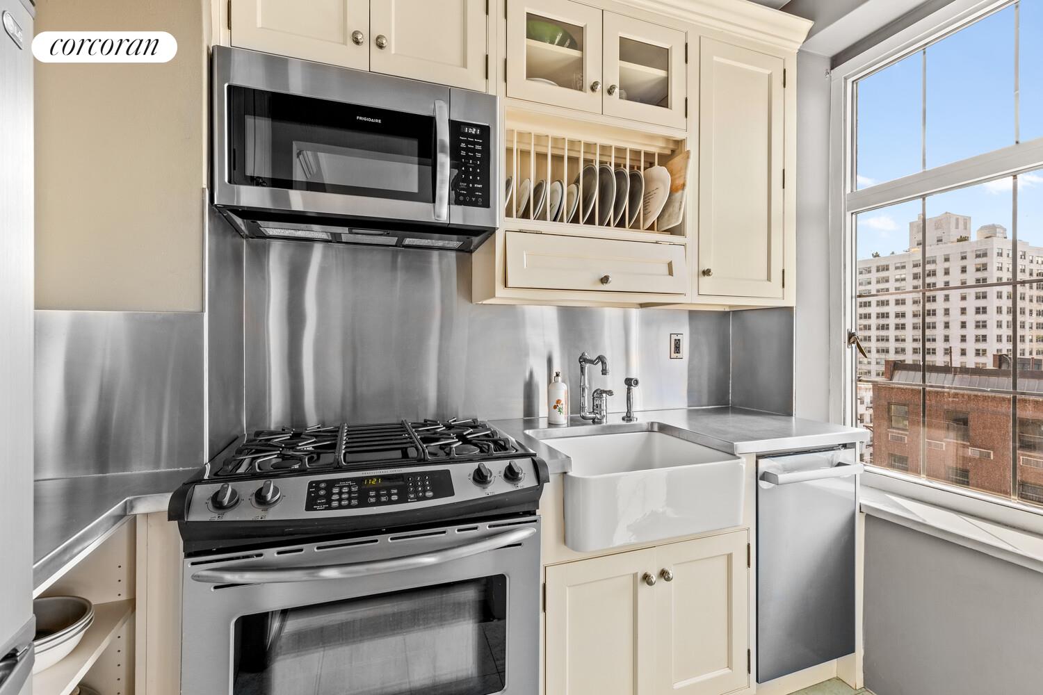 #3 photo, 405 W 23RD Street, マンハッタン Chelsea , NY 10011