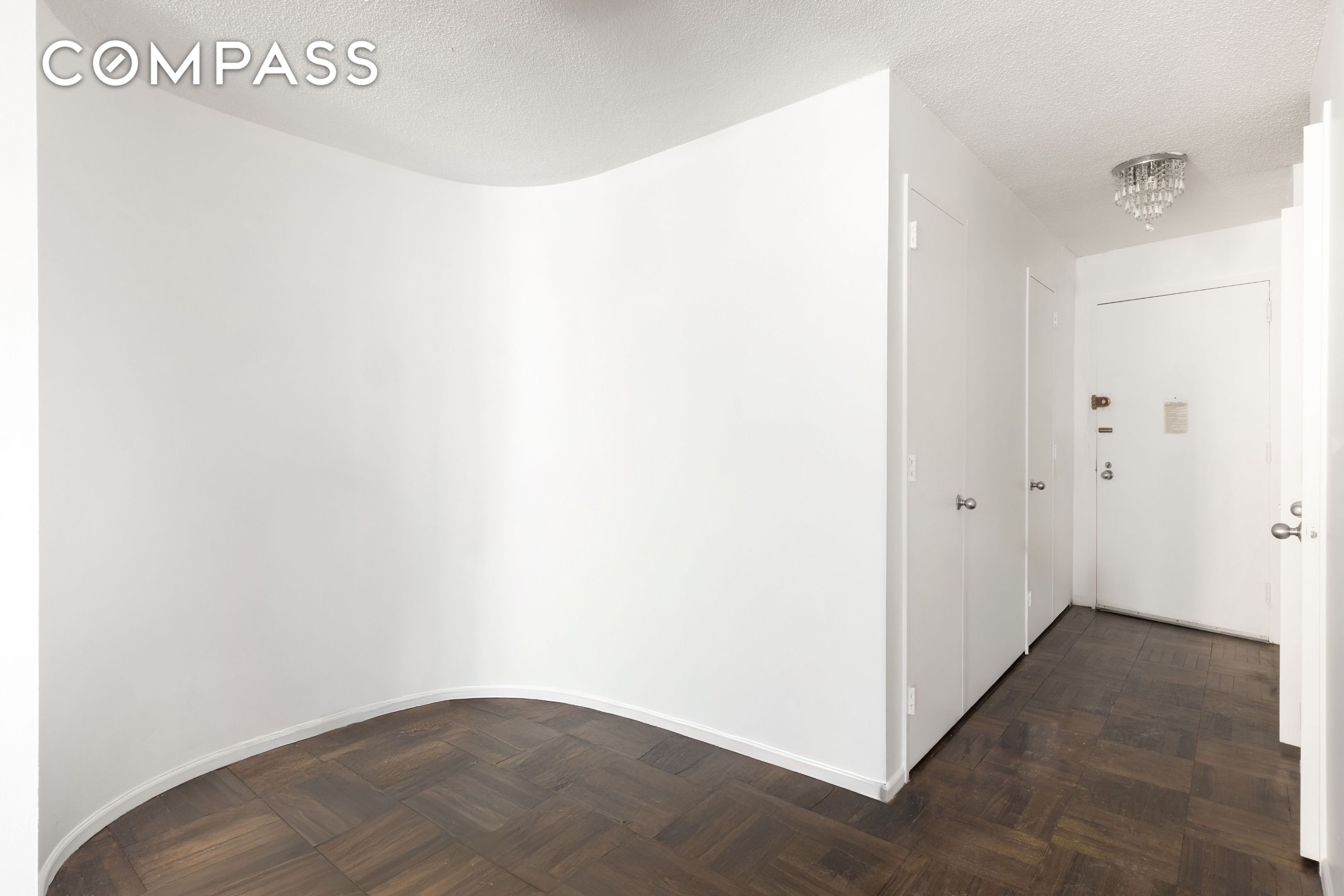 #9 photo, 330 E 38th Street, マンハッタン Murray Hill , NY 10016