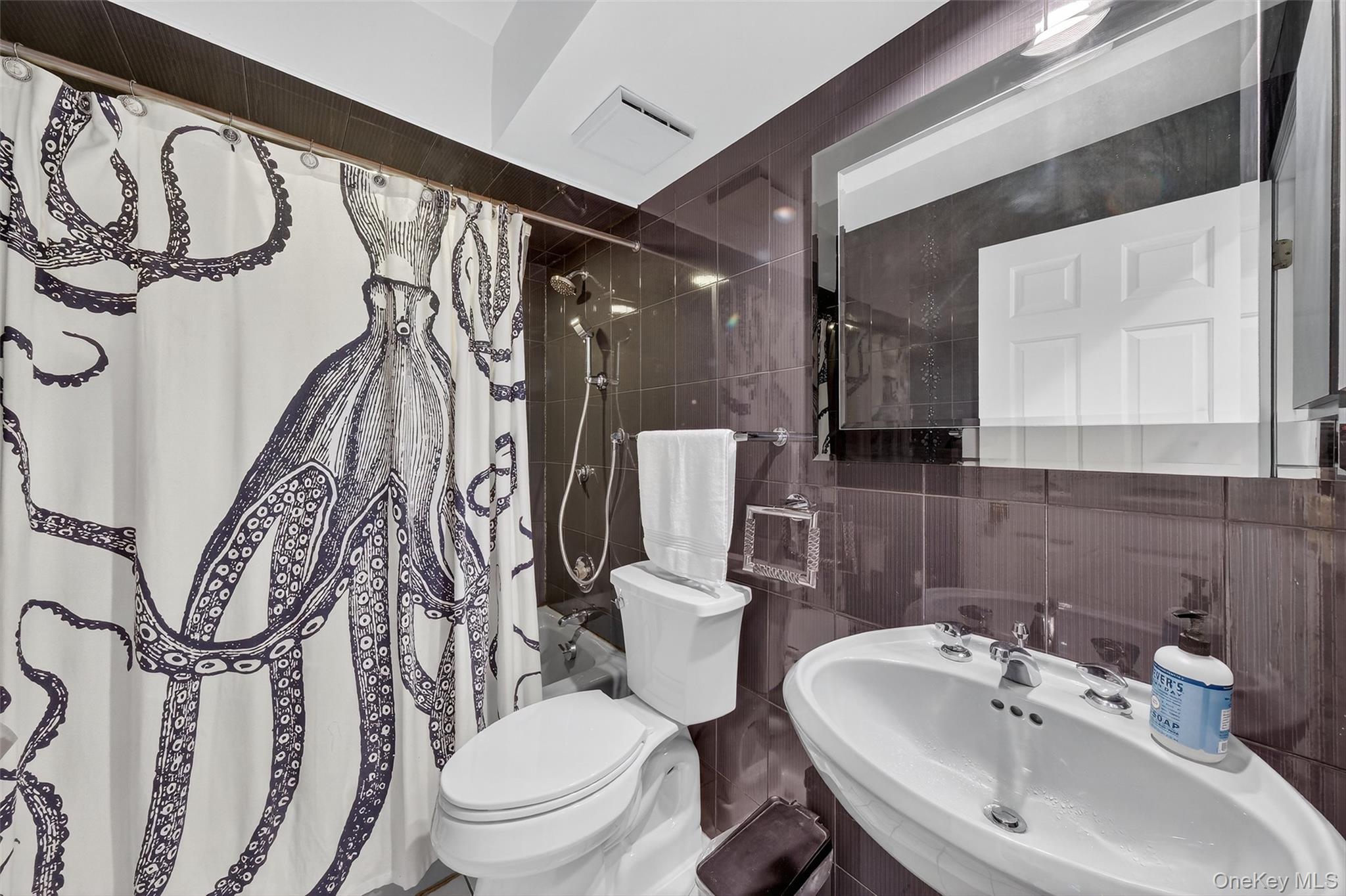 #18 photo, 23 Chester Court, Cortlandt Manor , NY 10567