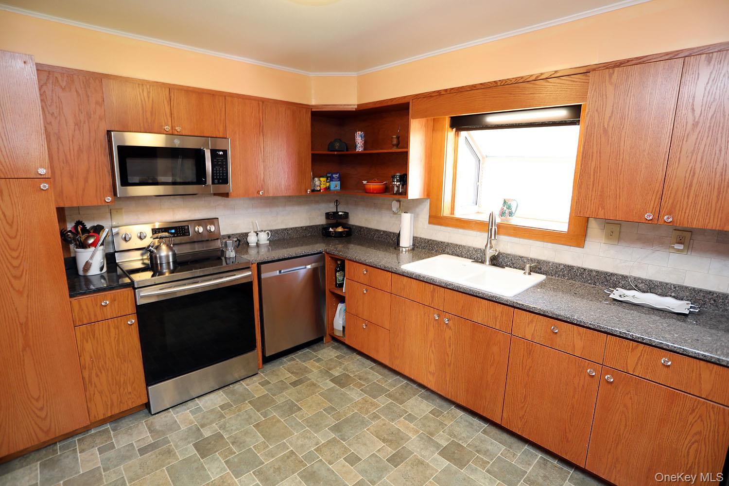 #11 photo, 31 Erlemann Road, Jeffersonville , NY 12748