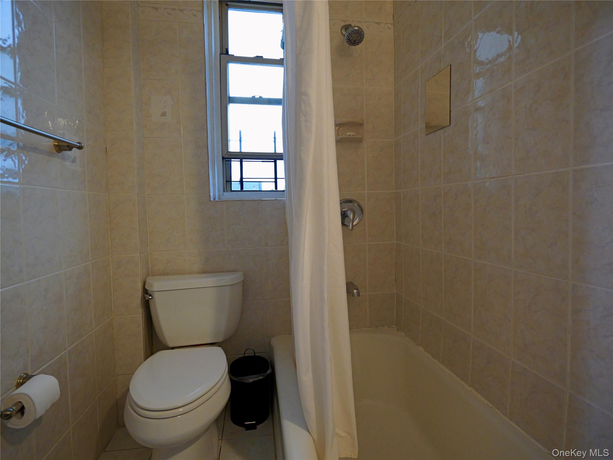 #18 photo, 3321 Bruckner Blvd., ブロンクス区 Bronx , NY 10461