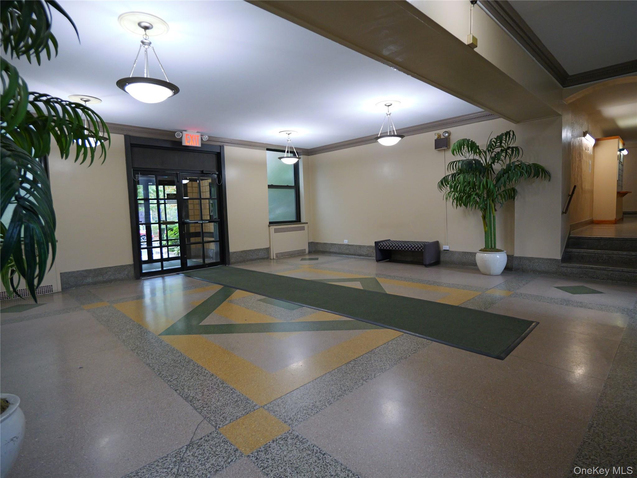 #3 photo, 3321 Bruckner Blvd., ブロンクス区 Bronx , NY 10461