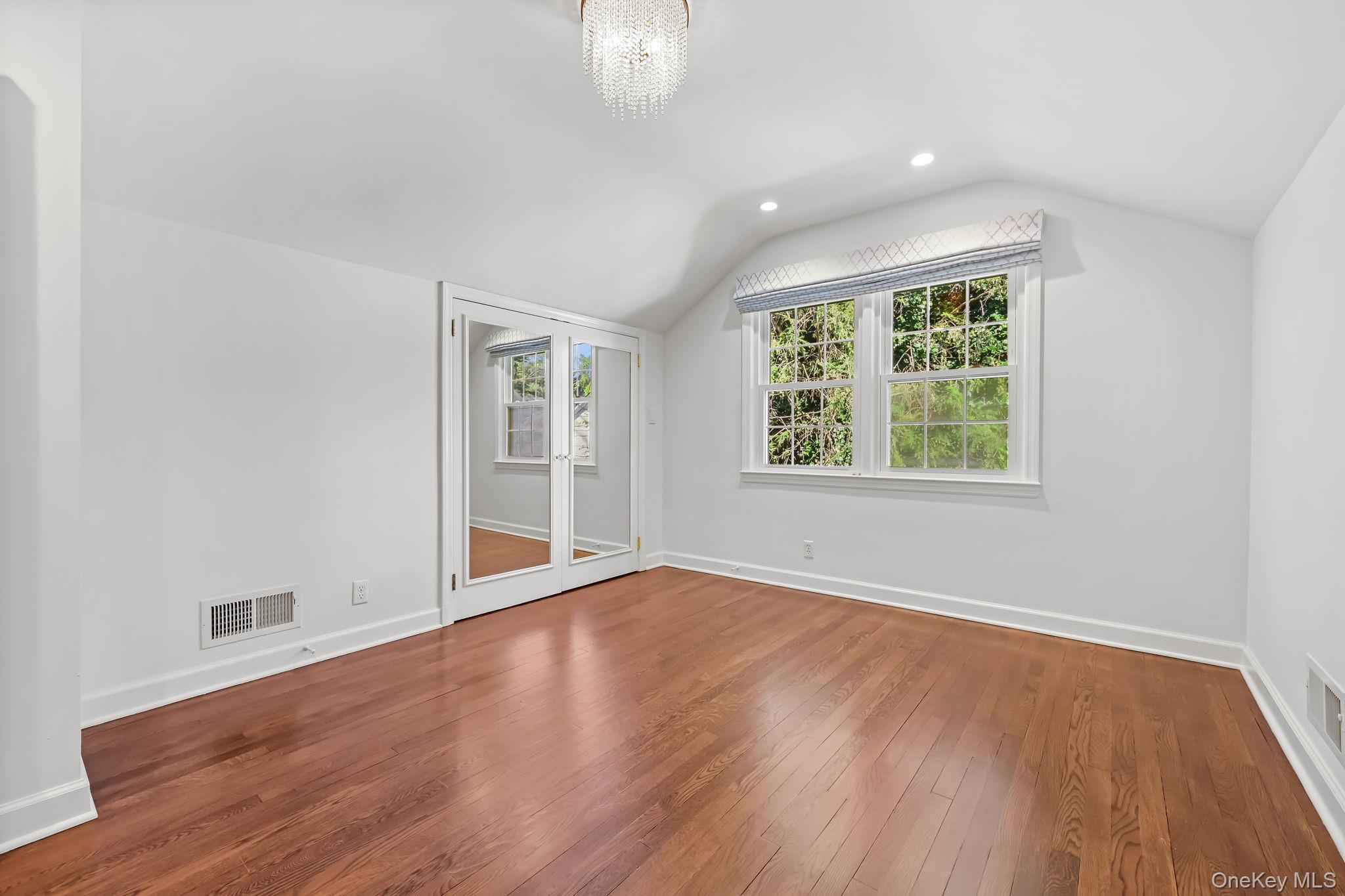 #16 photo, 3 Elm Road, Scarsdale , NY 10583