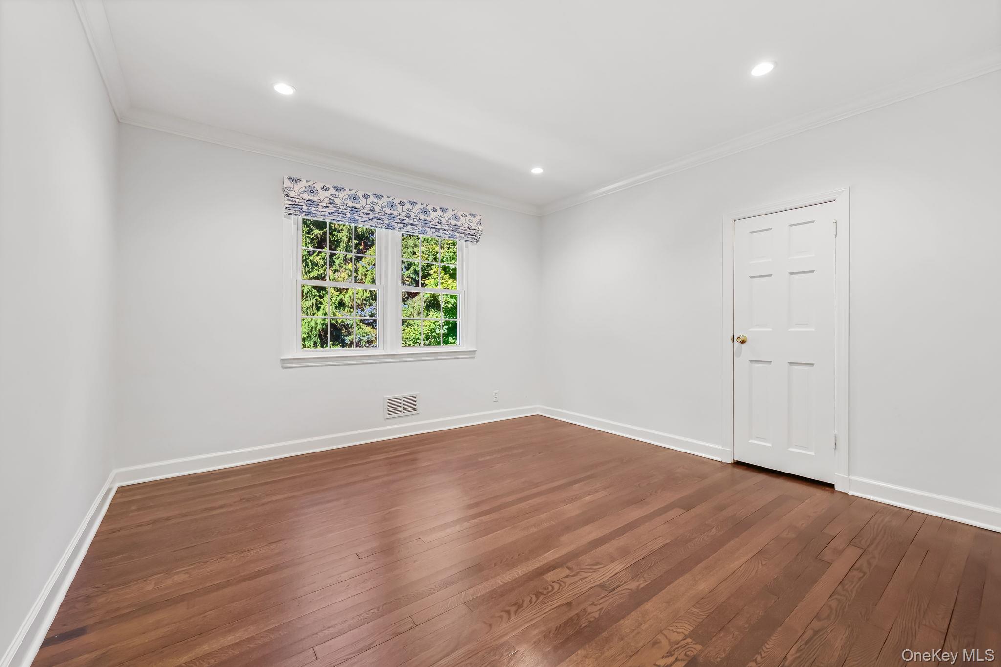 #17 photo, 3 Elm Road, Scarsdale , NY 10583