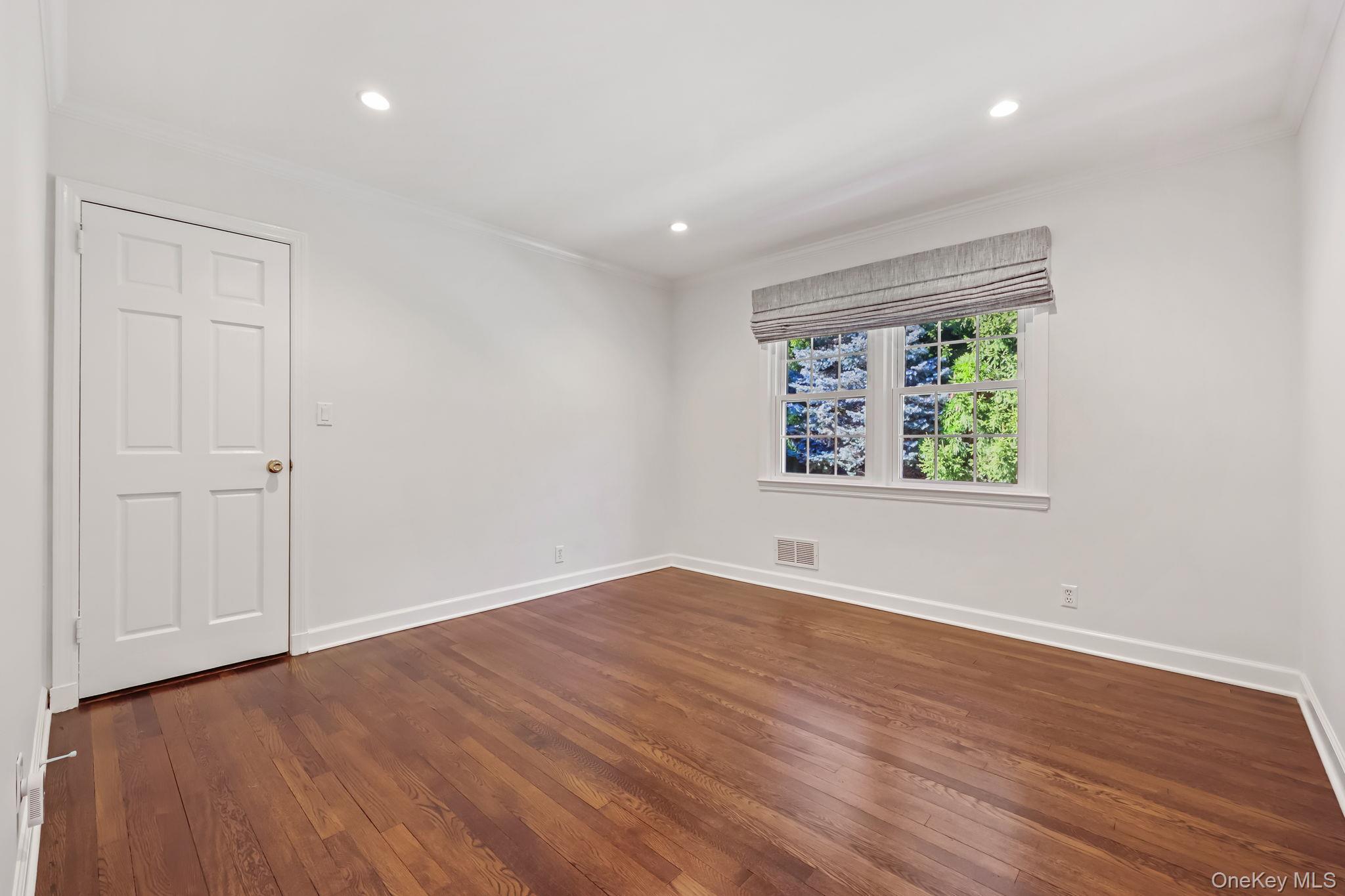 #18 photo, 3 Elm Road, Scarsdale , NY 10583