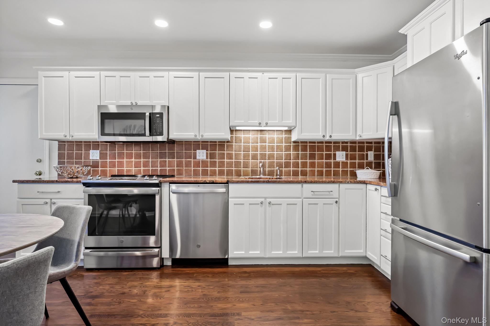 #9 photo, 3 Elm Road, Scarsdale , NY 10583