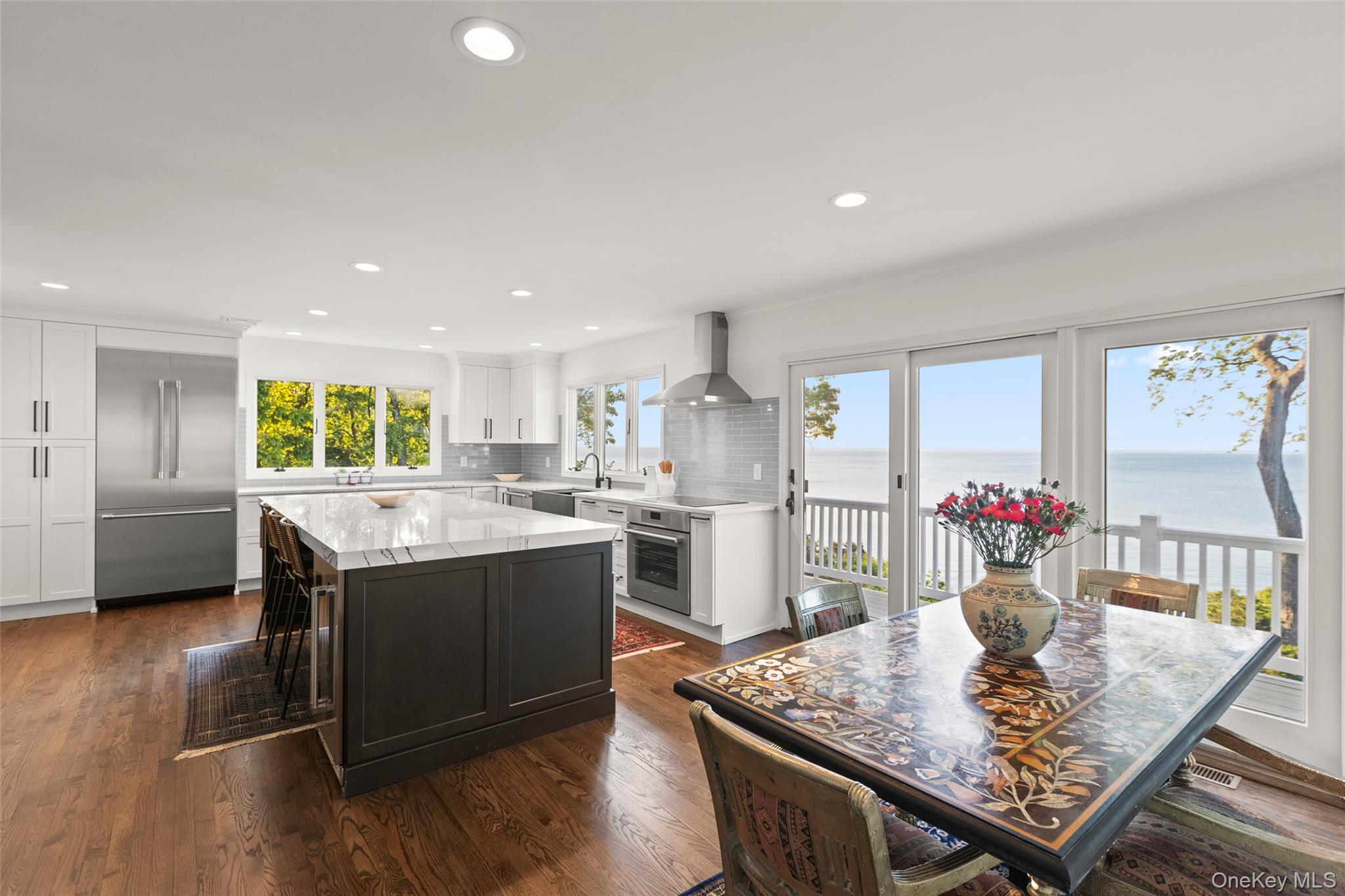 #13 photo, 15 Stephans Path, サフォーク郡 Port Jefferson , NY 11777