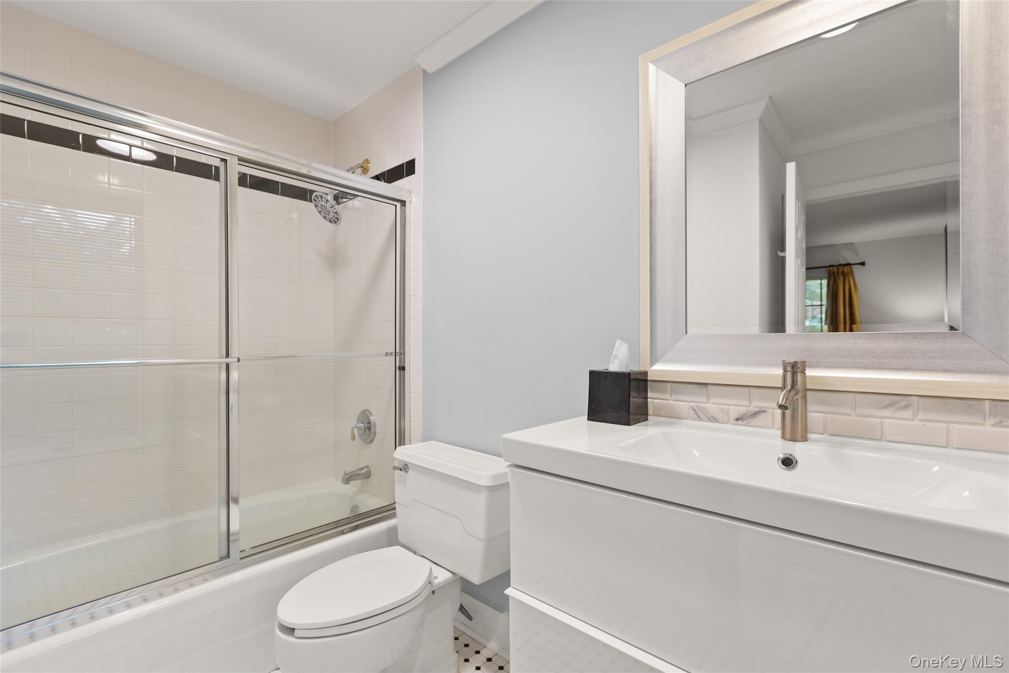 #19 photo, 15 Stephans Path, サフォーク郡 Port Jefferson , NY 11777