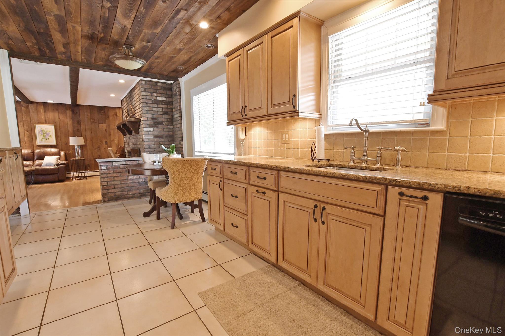 #6 photo, 72 Mahogany Road, サフォーク郡 Rocky Point , NY 11778