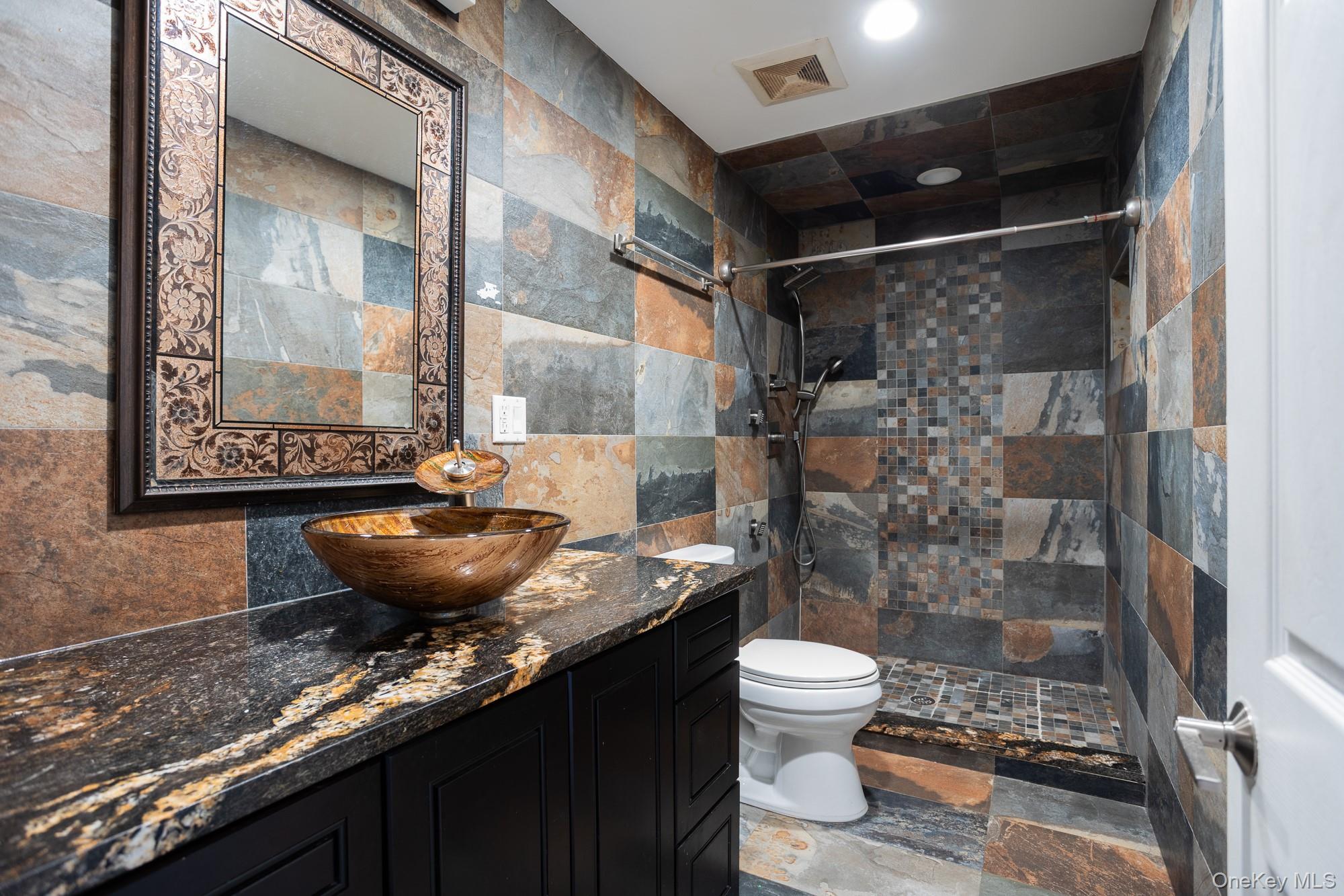 #13 photo, 557 N Kings Avenue, サフォーク郡 Lindenhurst , NY 11757