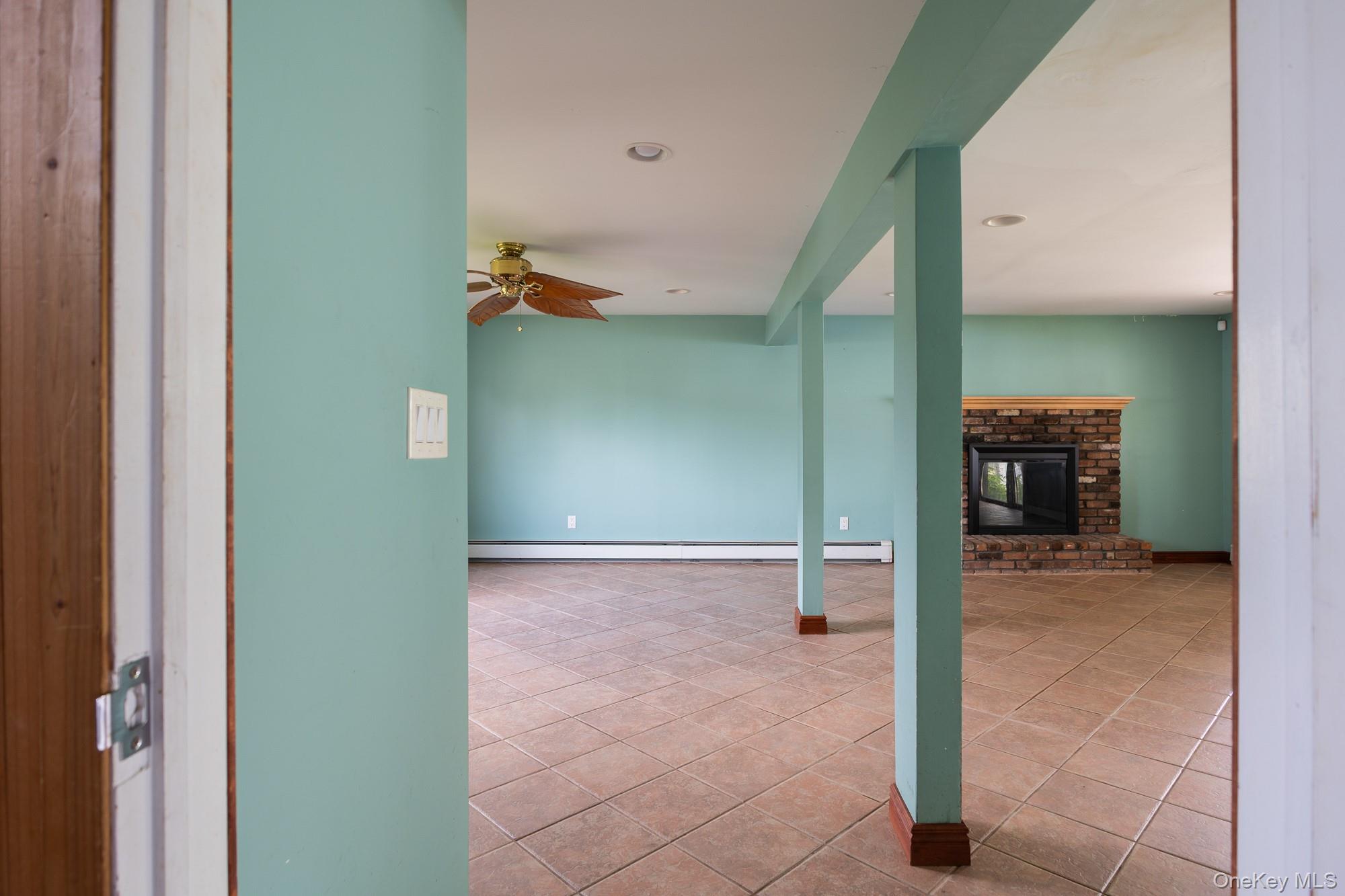 #19 photo, 557 N Kings Avenue, サフォーク郡 Lindenhurst , NY 11757