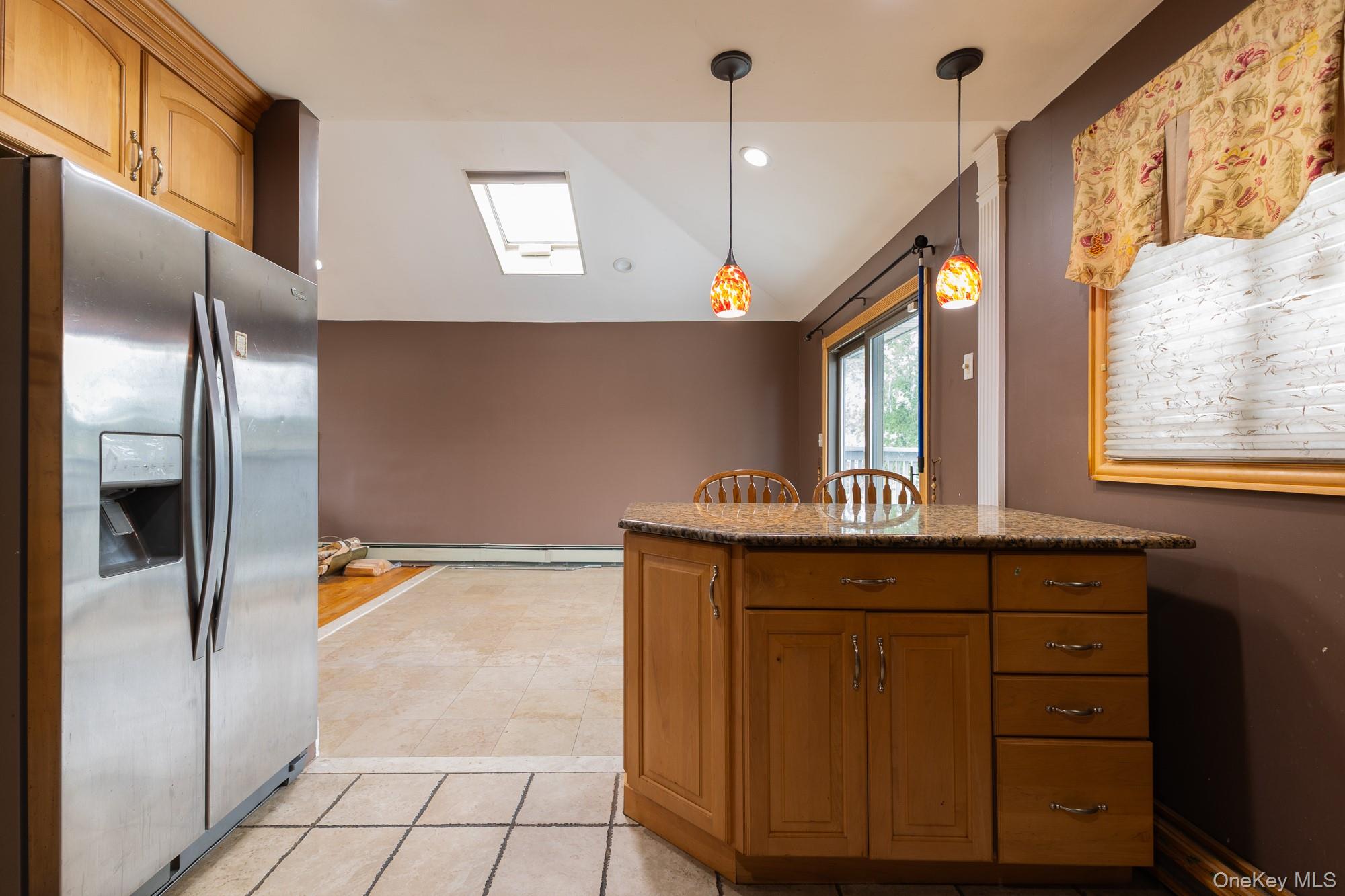 #7 photo, 557 N Kings Avenue, サフォーク郡 Lindenhurst , NY 11757