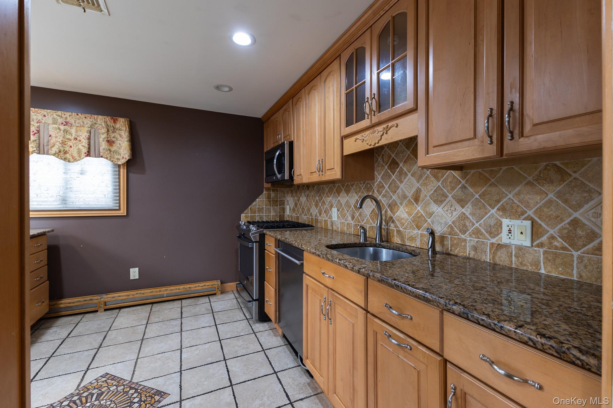 #8 photo, 557 N Kings Avenue, サフォーク郡 Lindenhurst , NY 11757