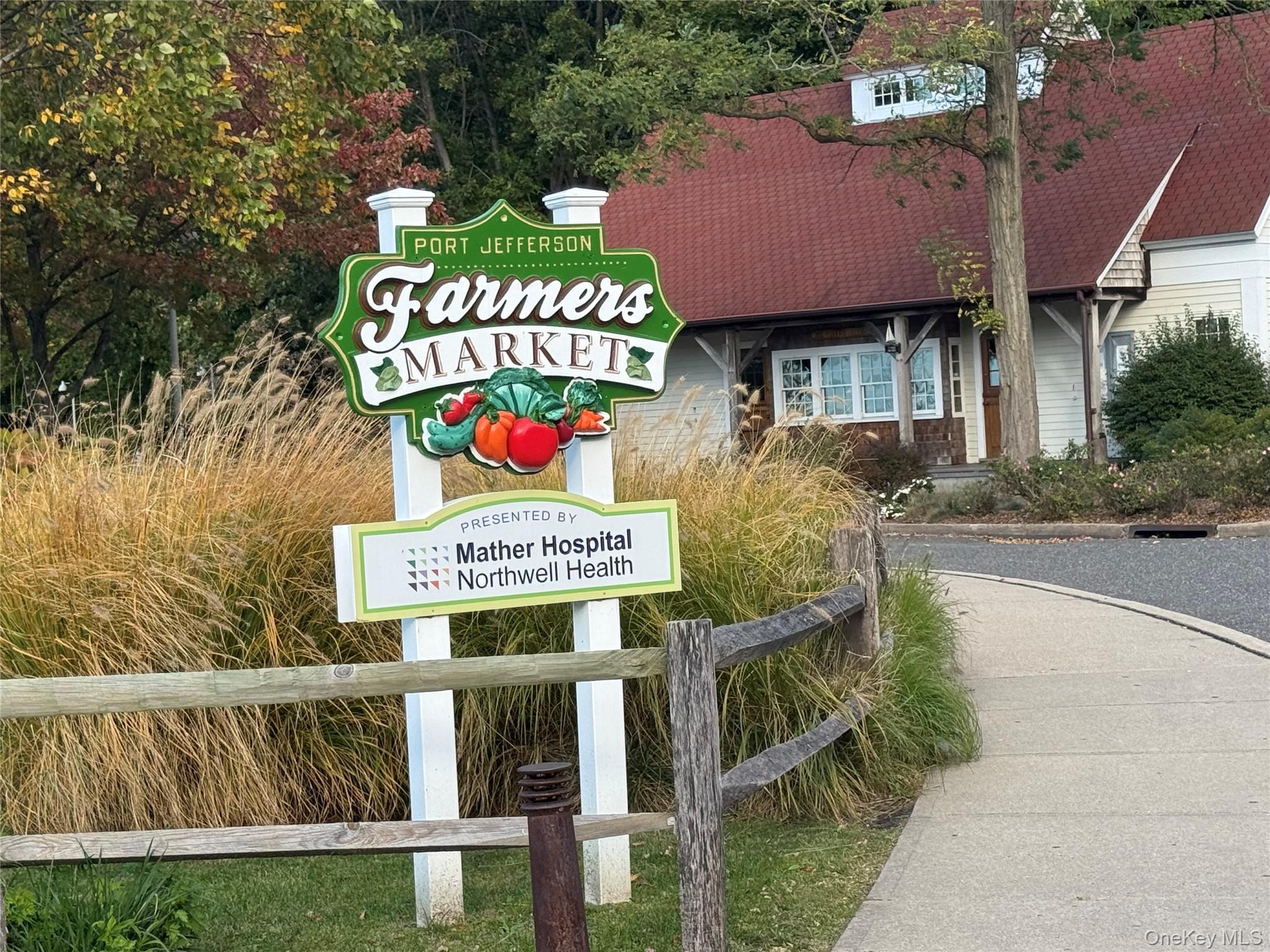 #11 photo, Thompson St/E. Broadway, サフォーク郡 Port Jefferson Village , NY 11777