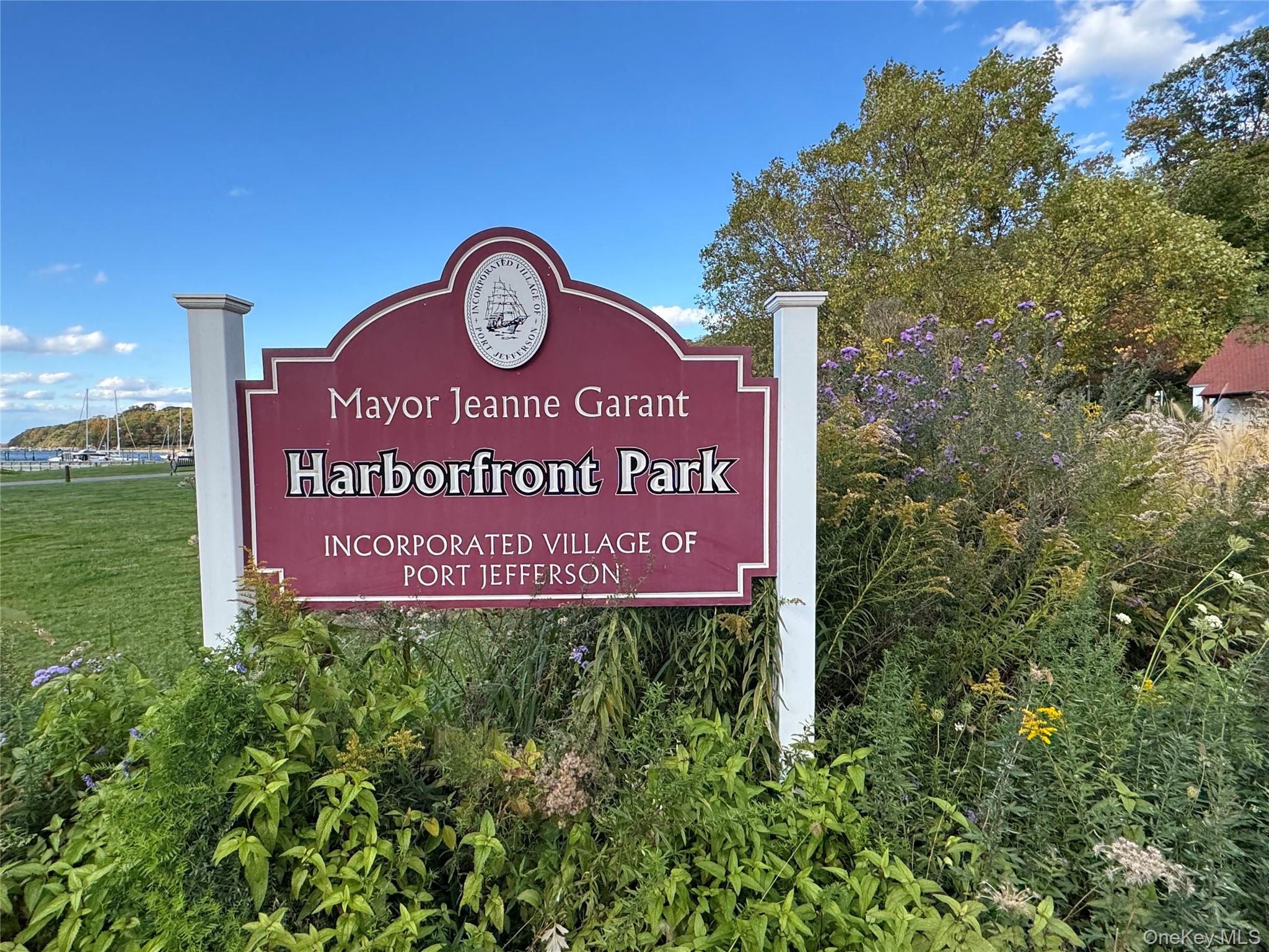 #12 photo, Thompson St/E. Broadway, サフォーク郡 Port Jefferson Village , NY 11777