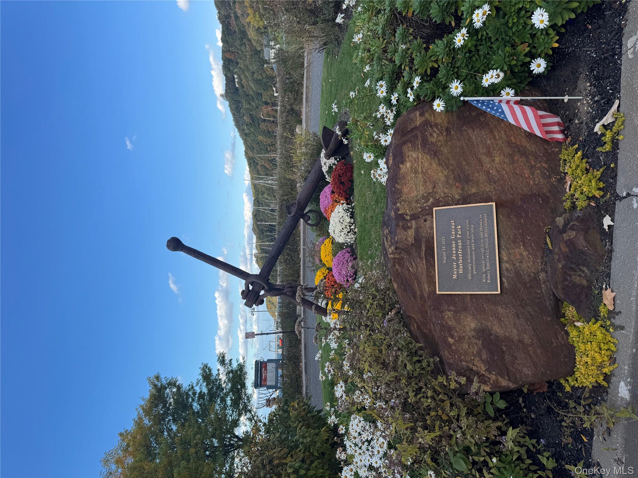 #13 photo, Thompson St/E. Broadway, サフォーク郡 Port Jefferson Village , NY 11777