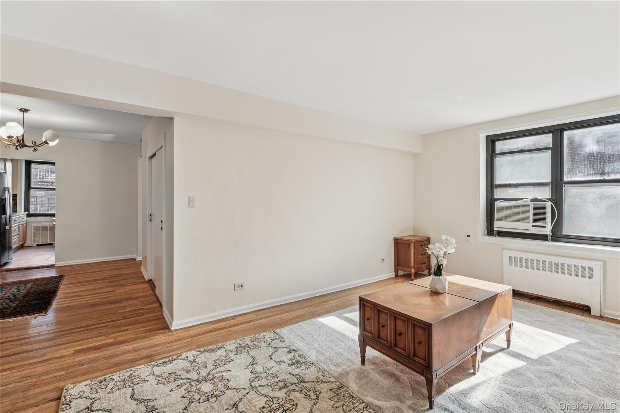 #10 photo, 9010 32 Avenue, クイーンズ区 East Elmhurst , NY 11369