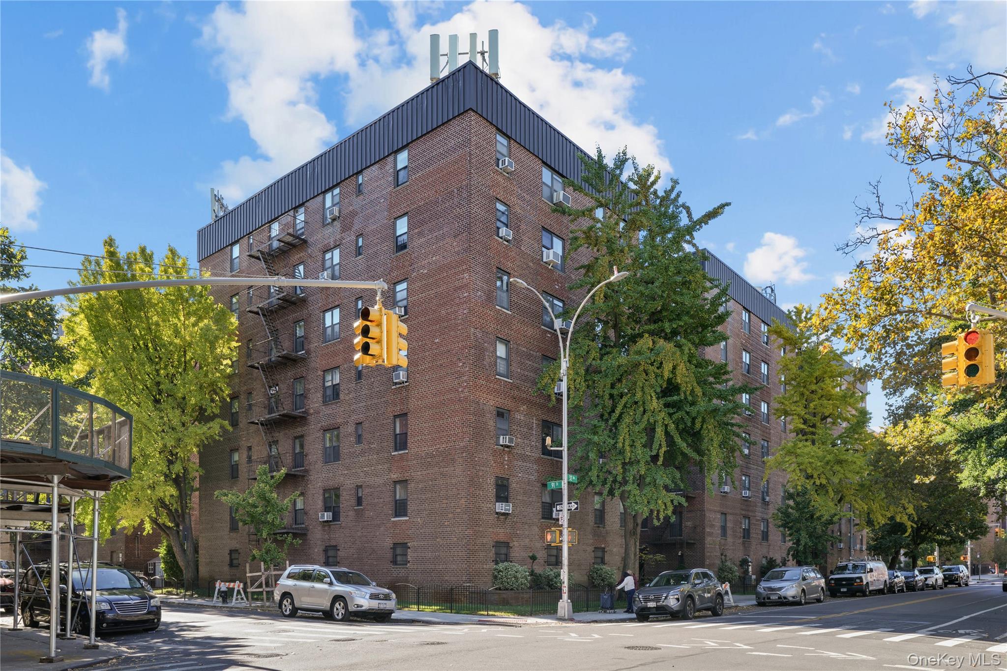 #12 photo, 9010 32 Avenue, クイーンズ区 East Elmhurst , NY 11369