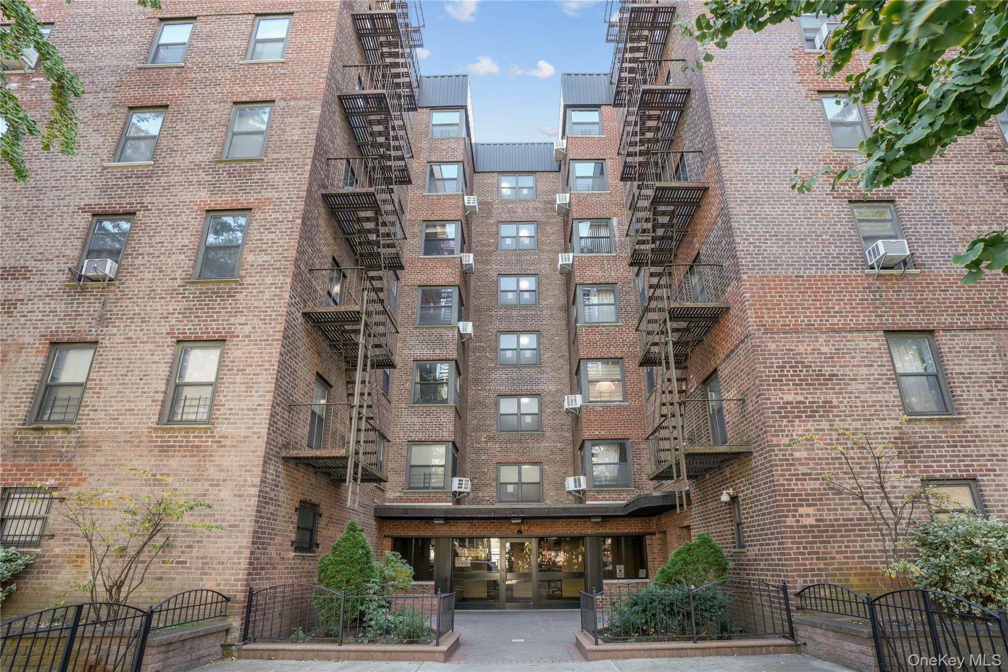 #14 photo, 9010 32 Avenue, クイーンズ区 East Elmhurst , NY 11369