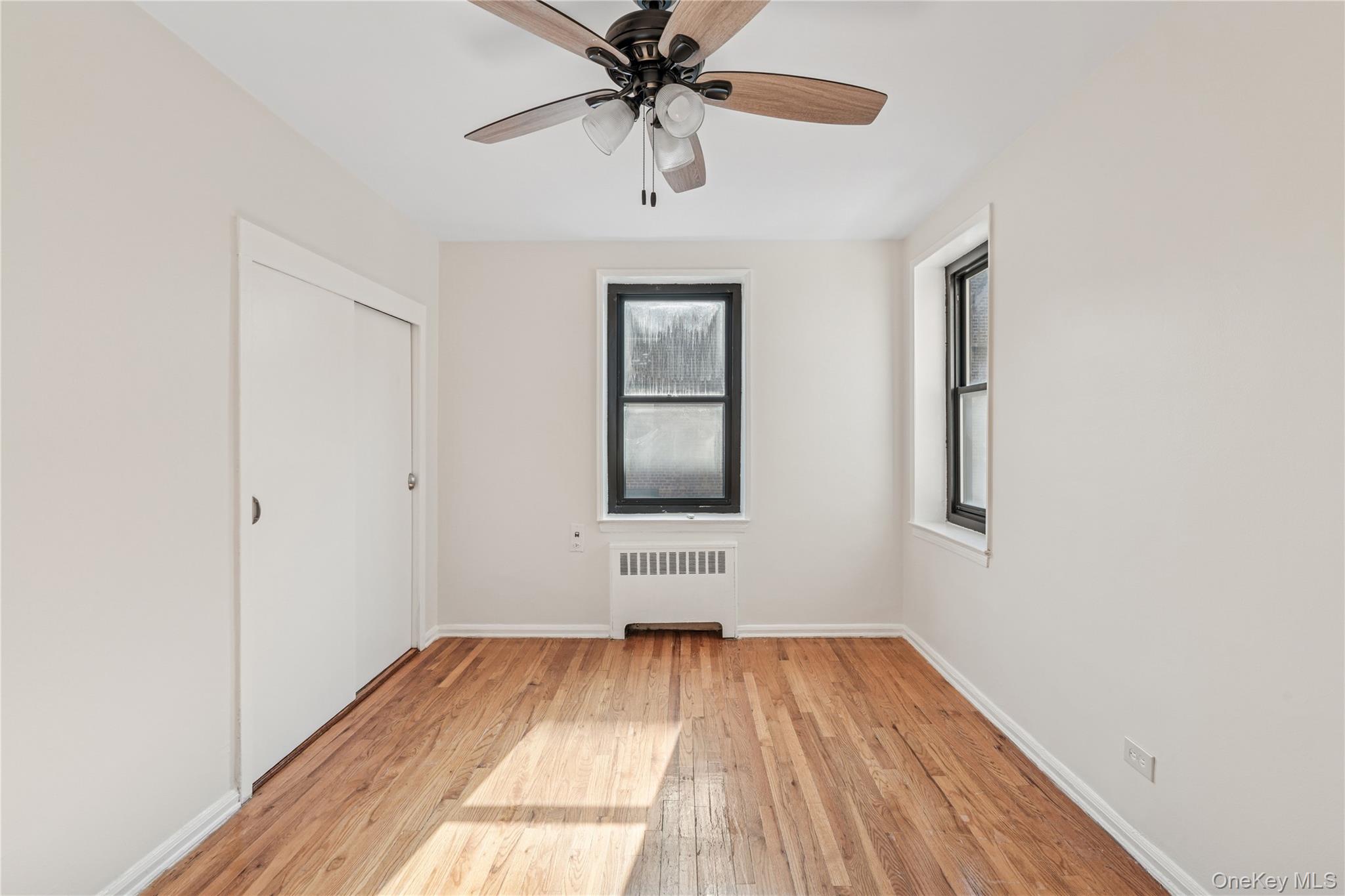 #7 photo, 9010 32 Avenue, クイーンズ区 East Elmhurst , NY 11369