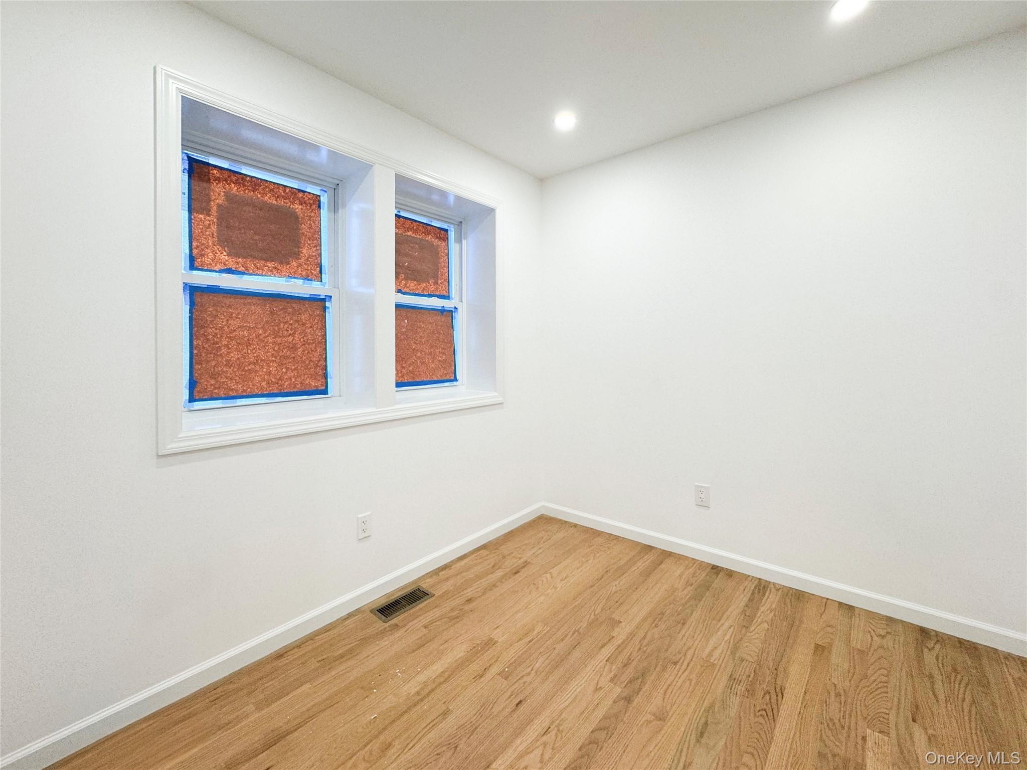 #10 photo, 5841 84th Street, クイーンズ区 Middle Village , NY 11379