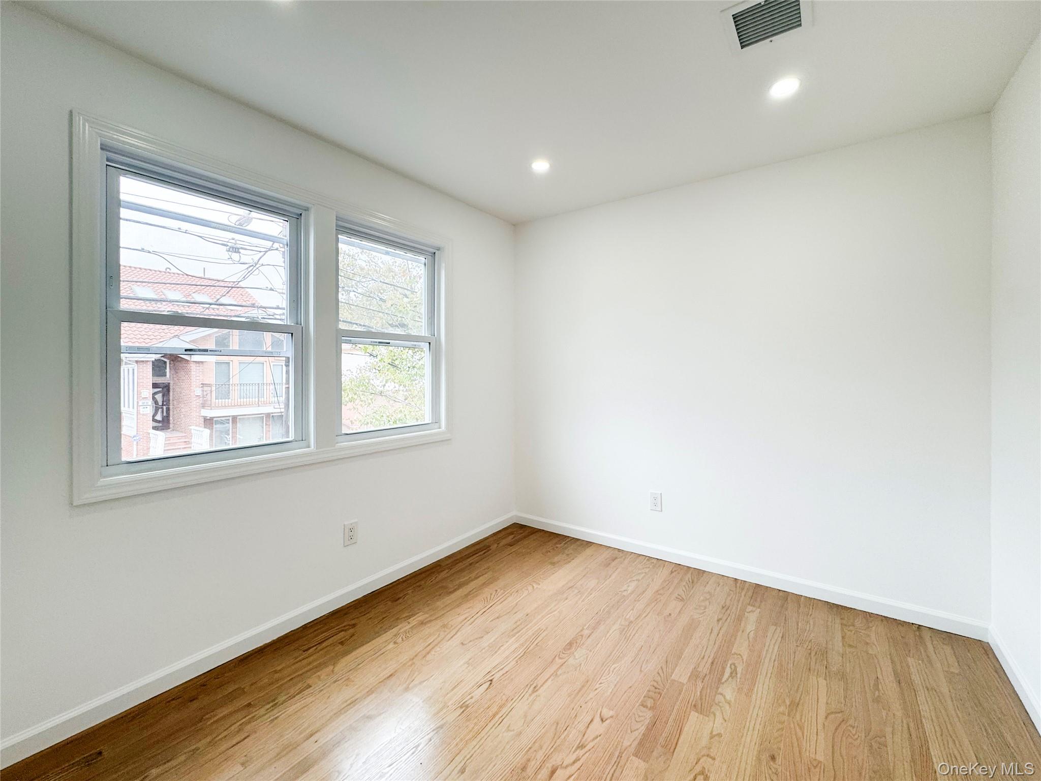 #20 photo, 5841 84th Street, クイーンズ区 Middle Village , NY 11379