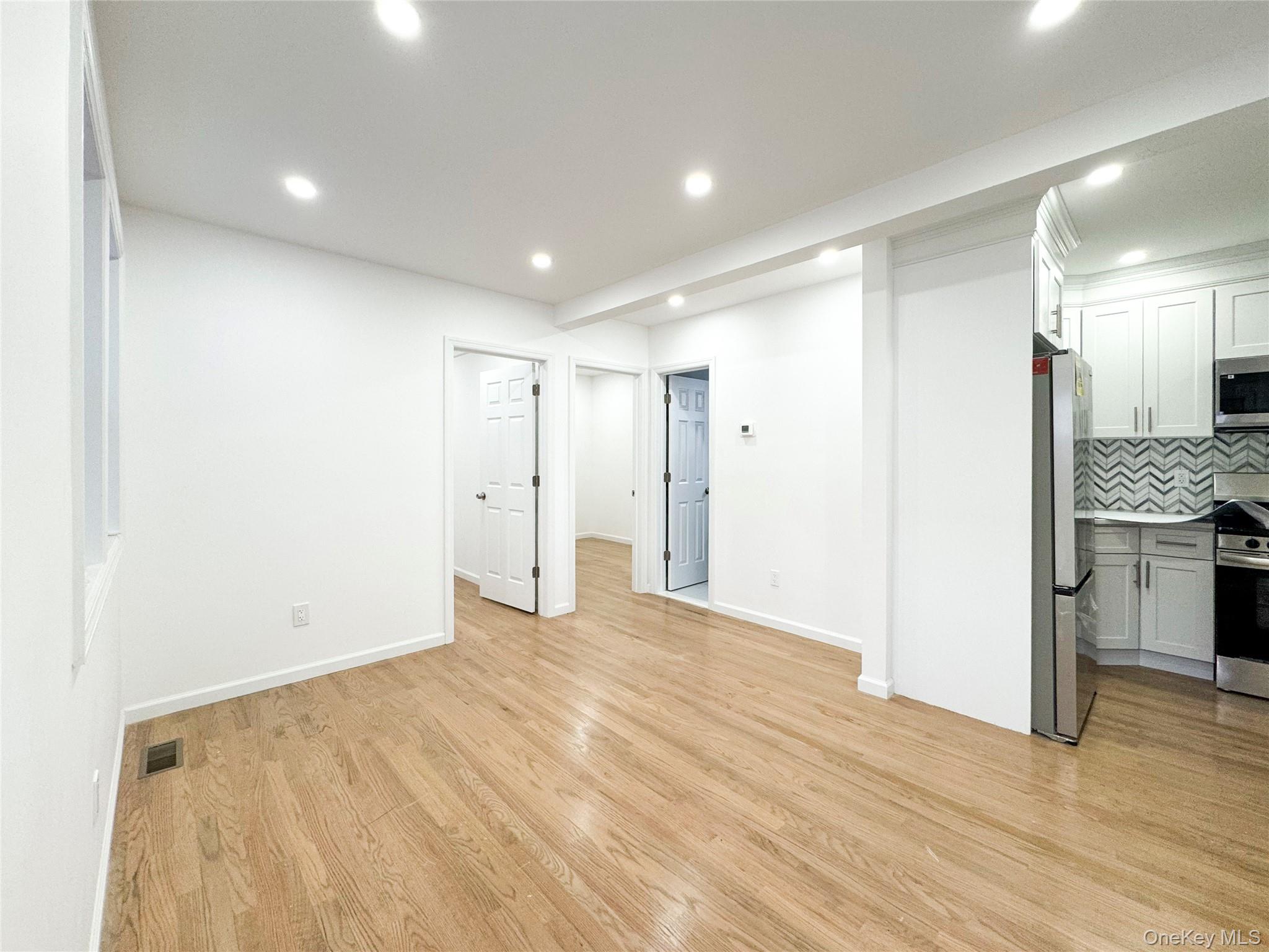 #5 photo, 5841 84th Street, クイーンズ区 Middle Village , NY 11379