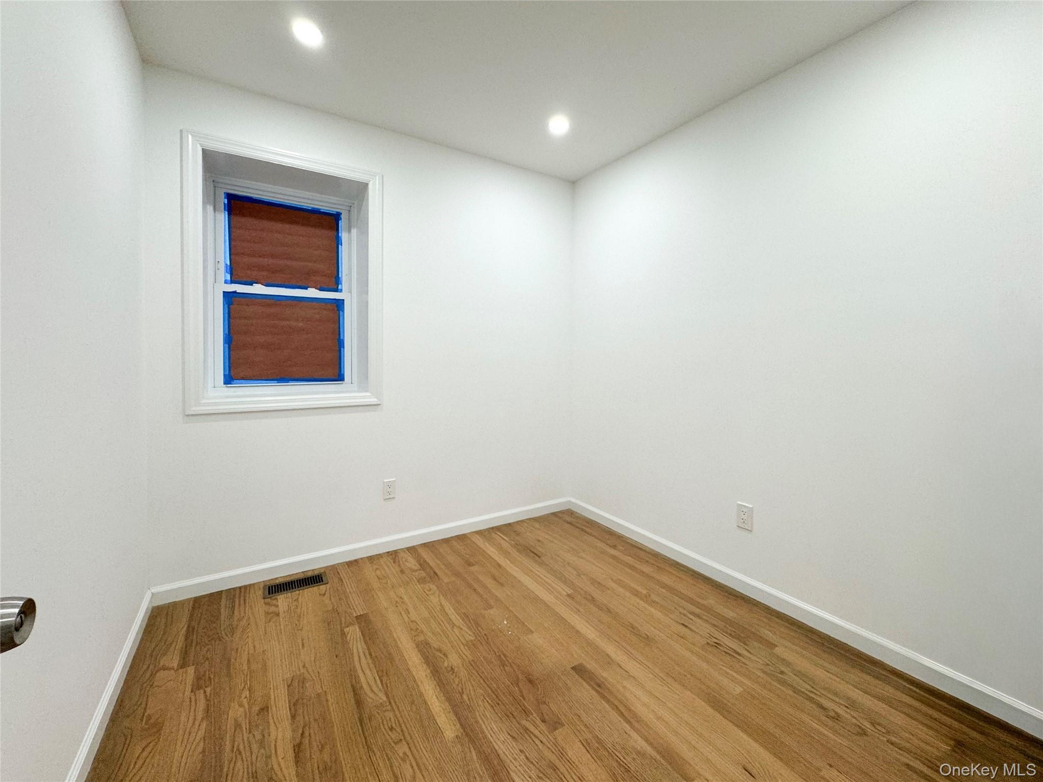 #9 photo, 5841 84th Street, クイーンズ区 Middle Village , NY 11379