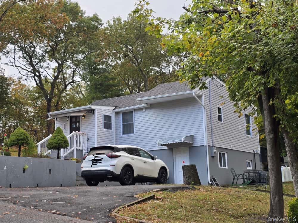 #1 photo, 174 Woodycrest Drive, サフォーク郡 Farmingville , NY 11738