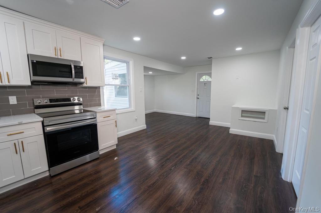 #3 photo, 174 Woodycrest Drive, サフォーク郡 Farmingville , NY 11738