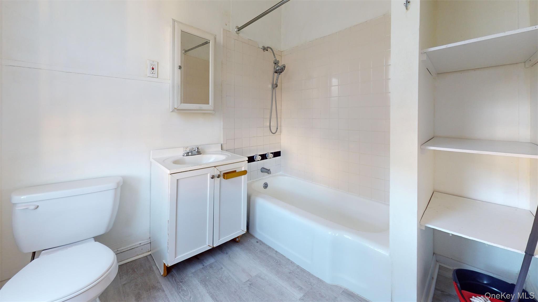 #7 photo, 50 Croton Terrace, Yonkers , NY 10701