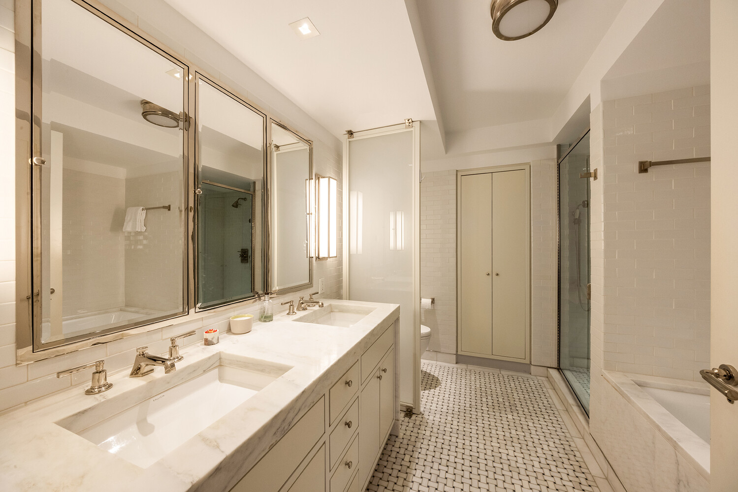 #19 photo, 130 W 12TH Street, マンハッタン Greenwich Village , NY 10011