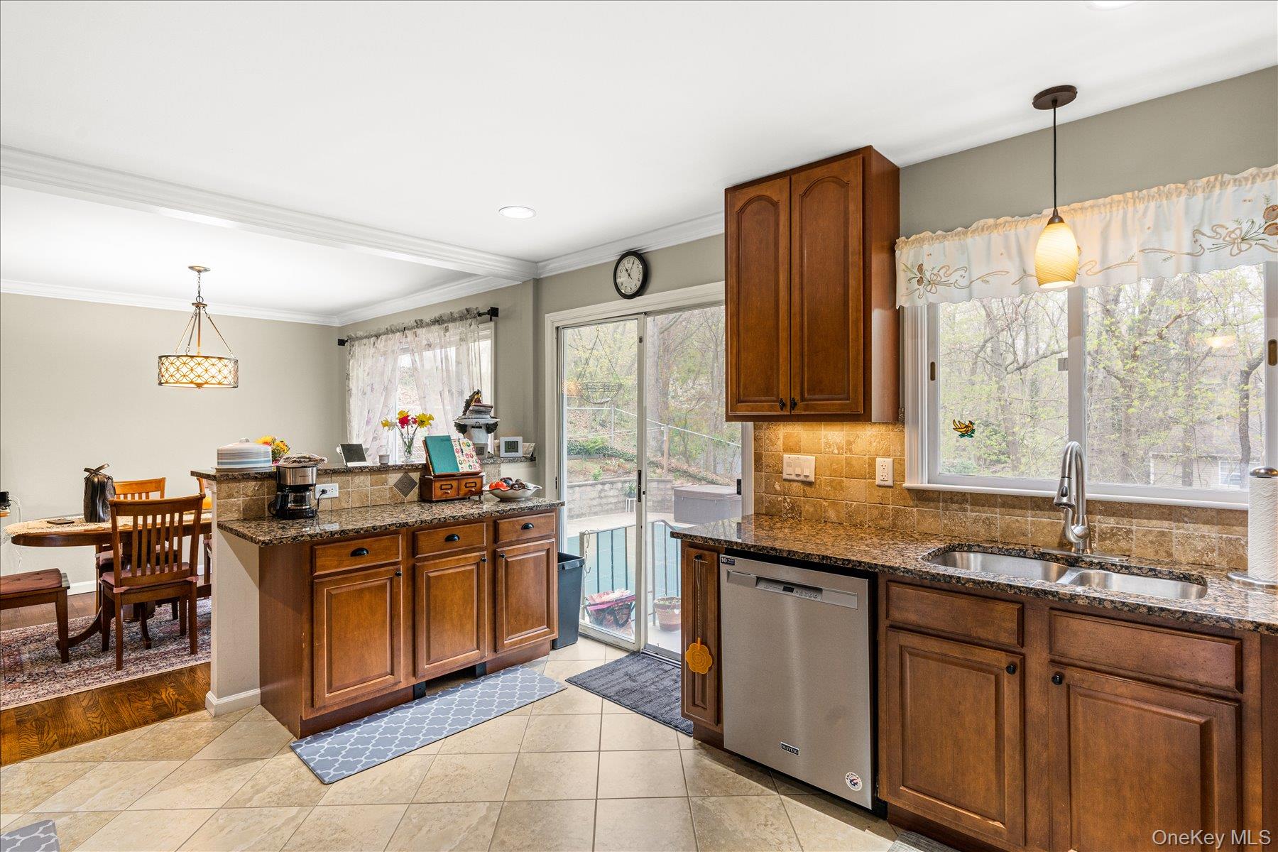 #7 photo, 6 George Court, サフォーク郡 Miller Place , NY 11764