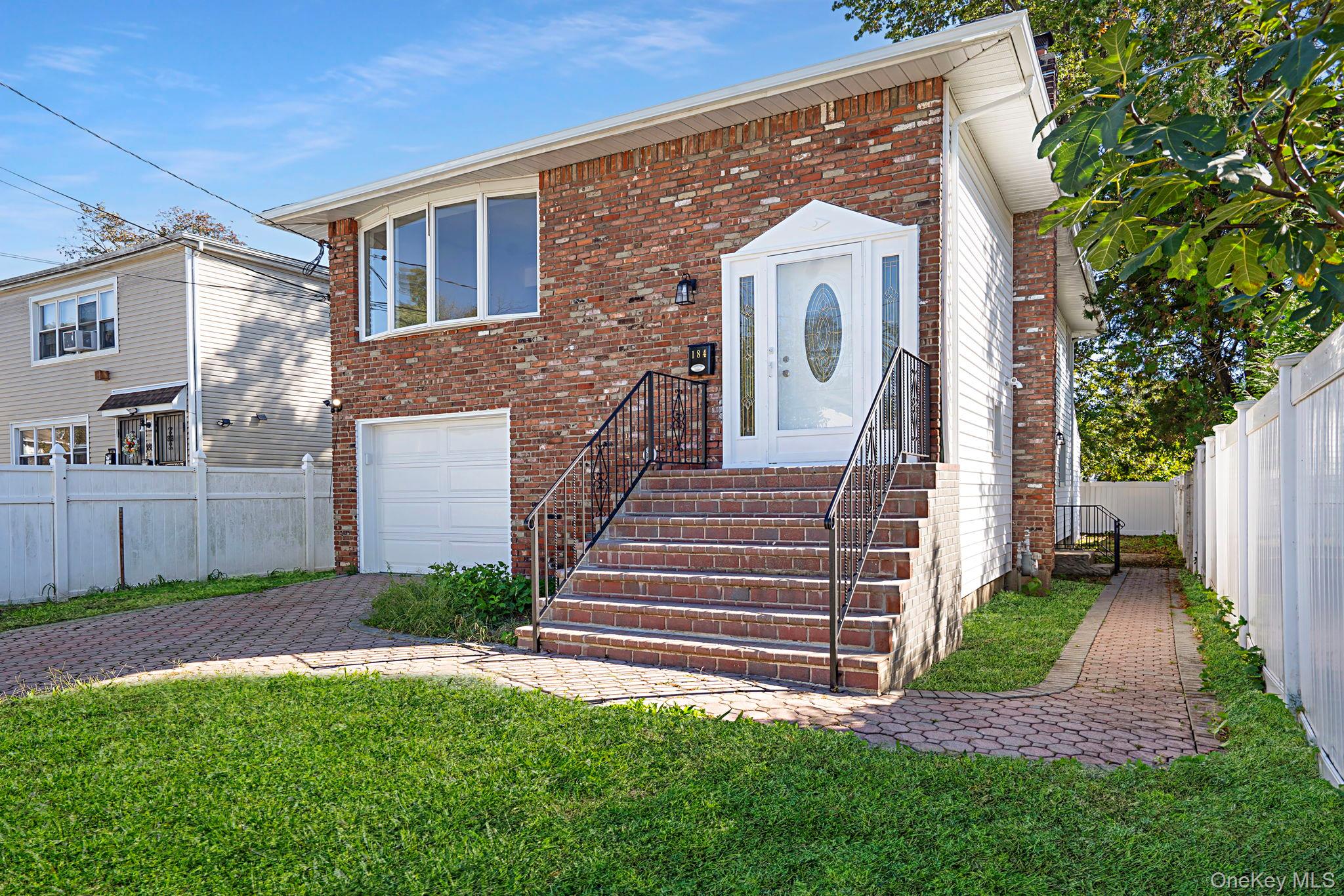 #1 photo, 184 Wellesley Street, ナッソー郡 Hempstead , NY 11550