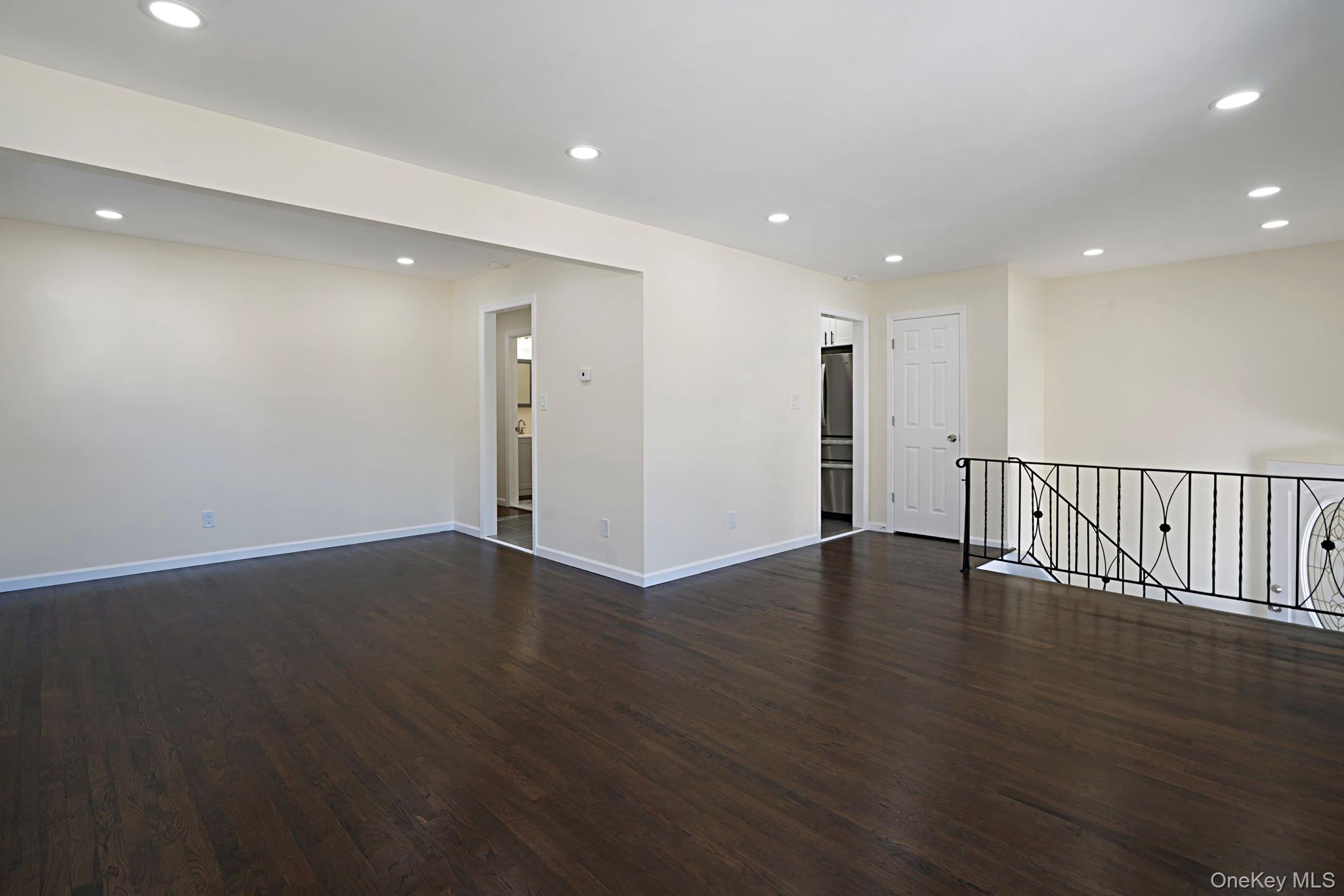 #4 photo, 184 Wellesley Street, ナッソー郡 Hempstead , NY 11550