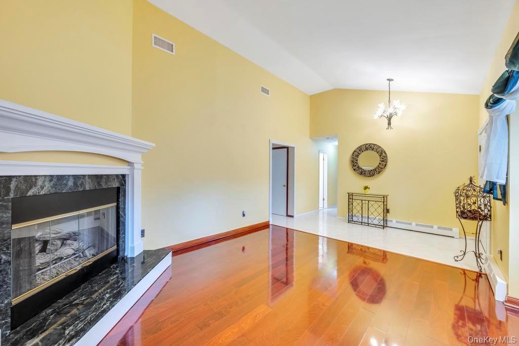 #15 photo, 47 Evelyn Court, サフォーク郡 Manorville , NY 11949