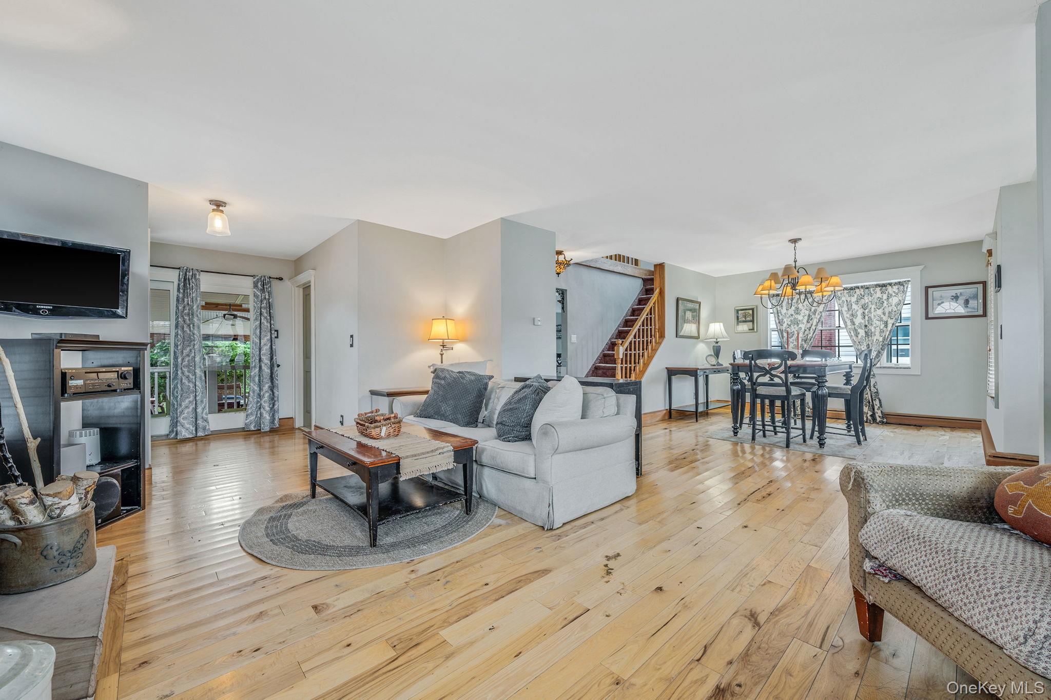 #14 photo, 4 Sullivan Avenue, ナッソー郡 Farmingdale , NY 11735