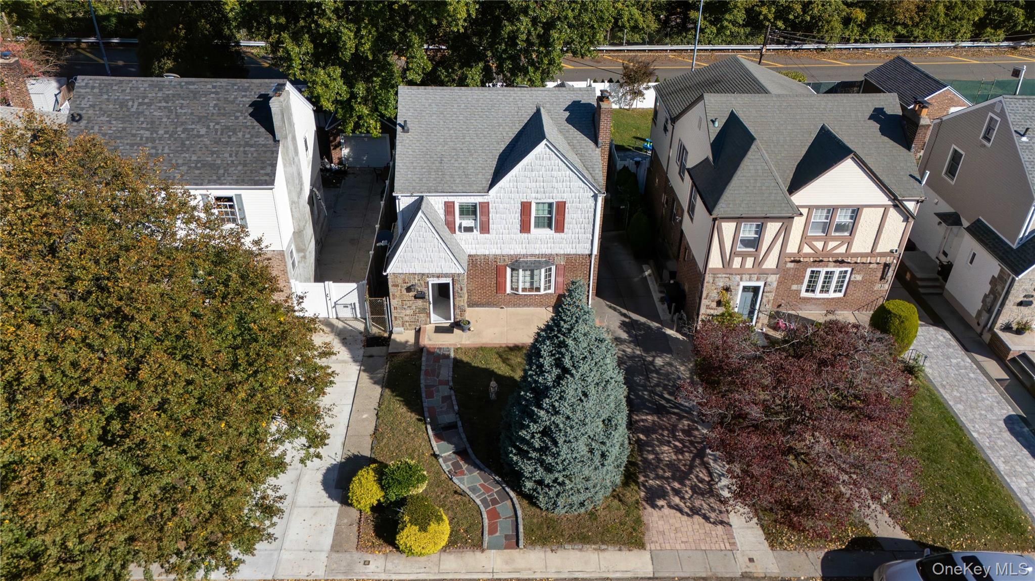 #1 photo, 163-37 15 Drive, クイーンズ区 Beechhurst , NY 11357