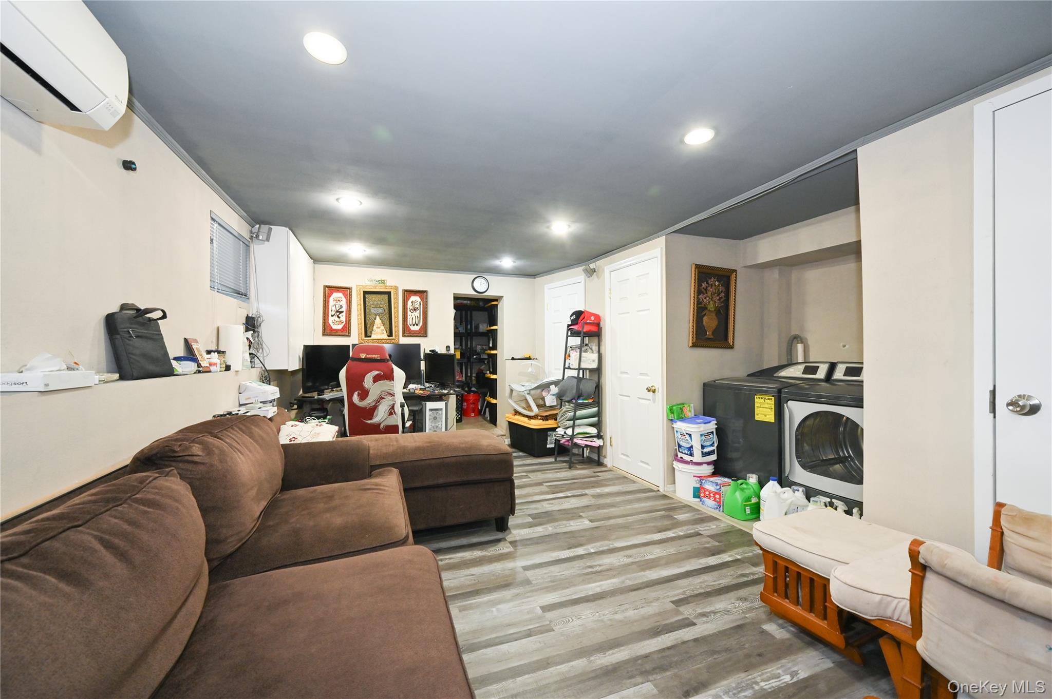 #12 photo, 4902 99th Street, クイーンズ区 Corona , NY 11368