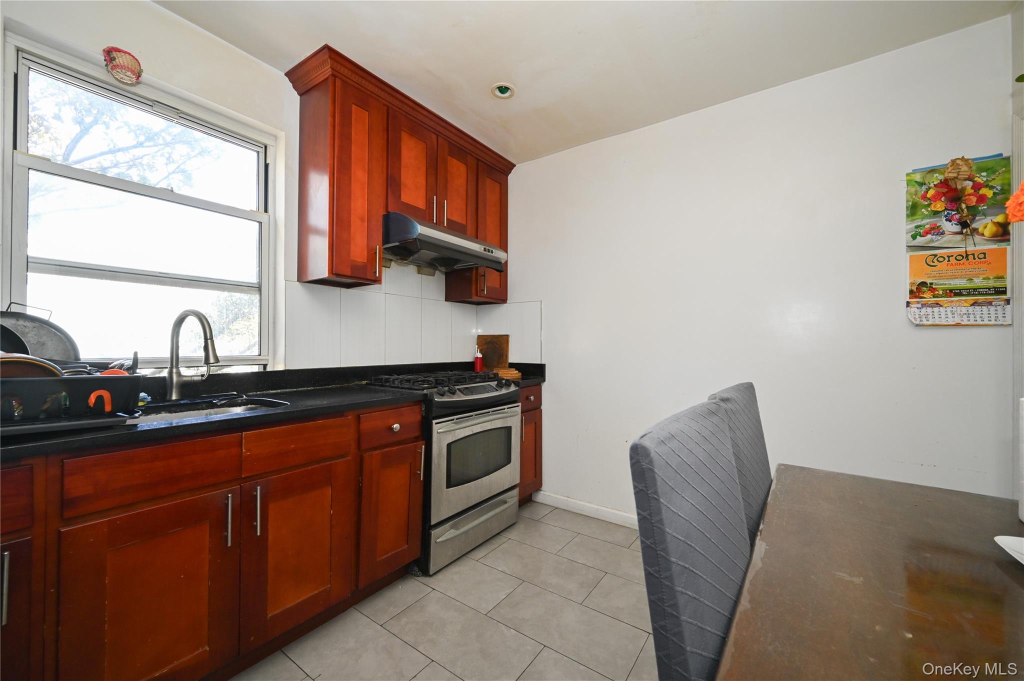 #19 photo, 4902 99th Street, クイーンズ区 Corona , NY 11368