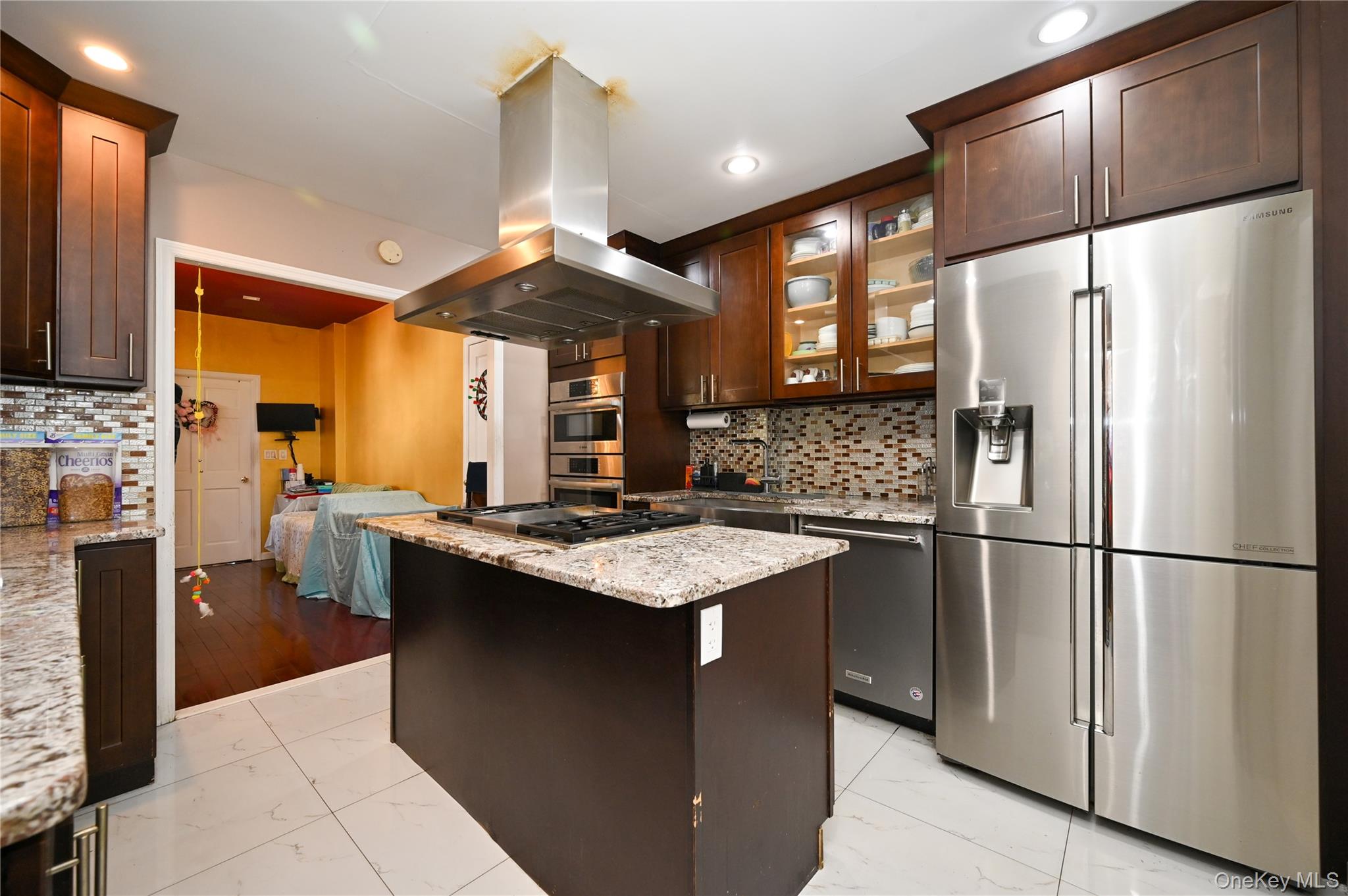 #7 photo, 4902 99th Street, クイーンズ区 Corona , NY 11368