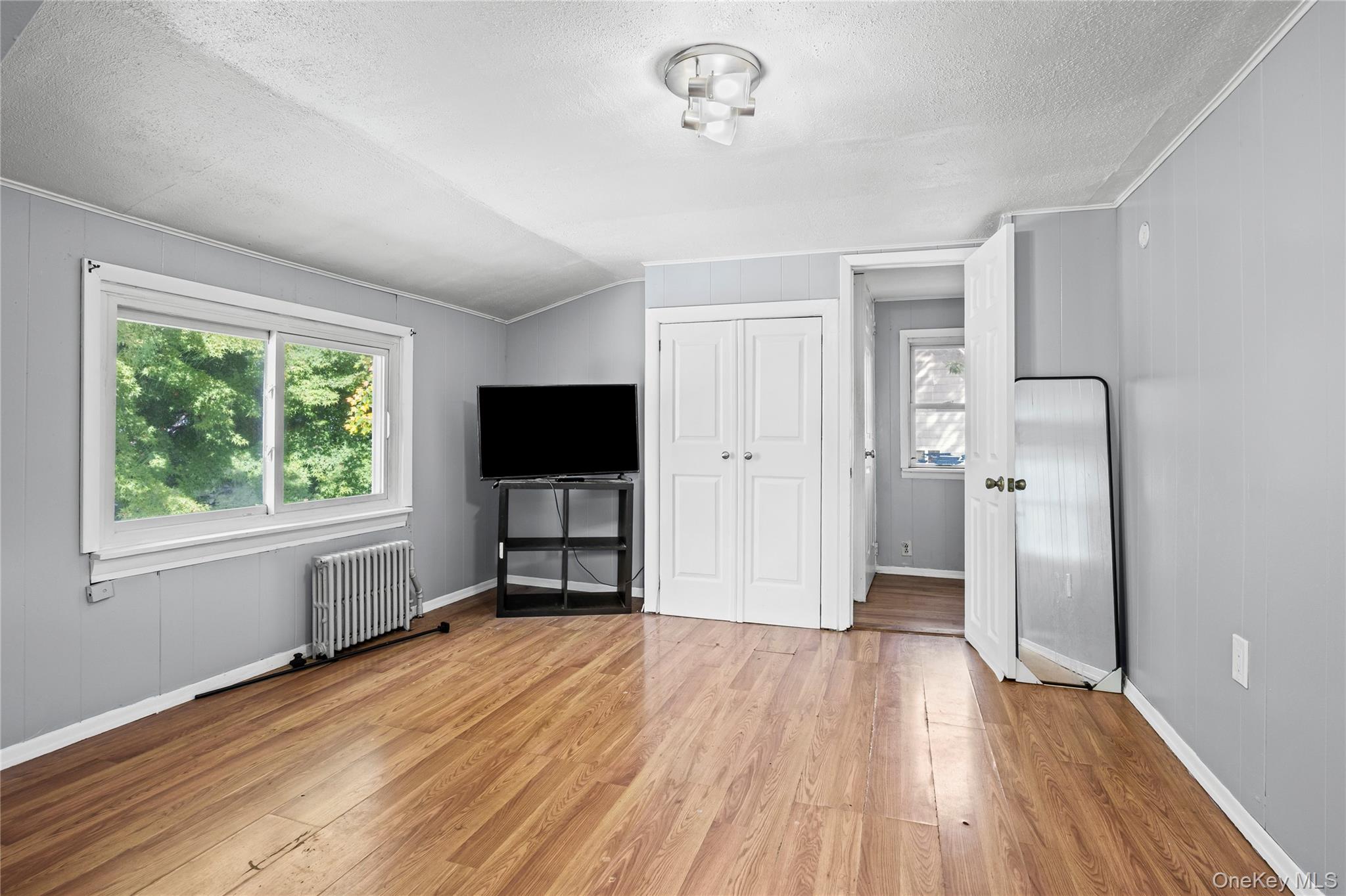 #12 photo, 136 N Delaware Avenue, サフォーク郡 Lindenhurst , NY 11757