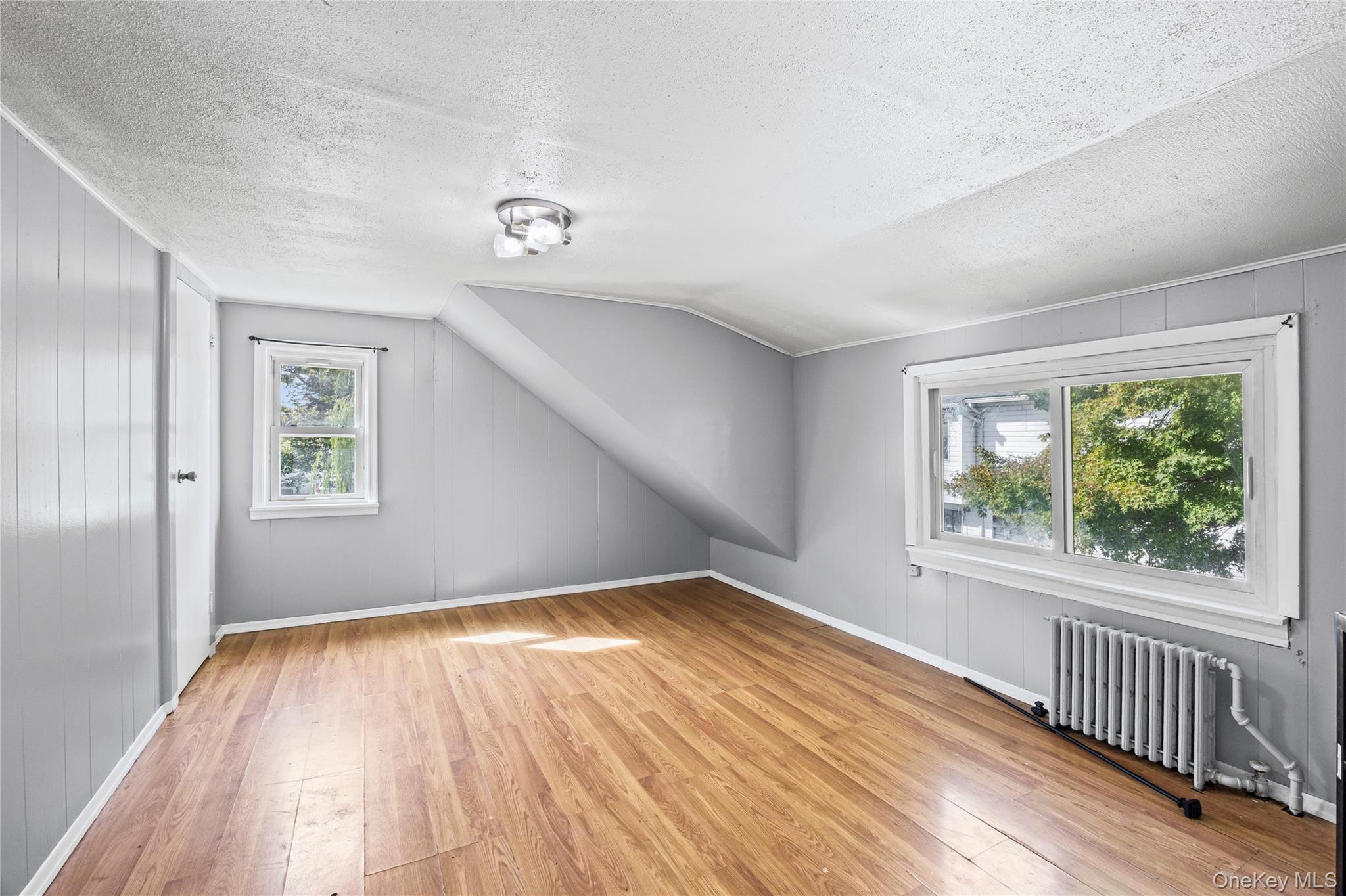 #13 photo, 136 N Delaware Avenue, サフォーク郡 Lindenhurst , NY 11757