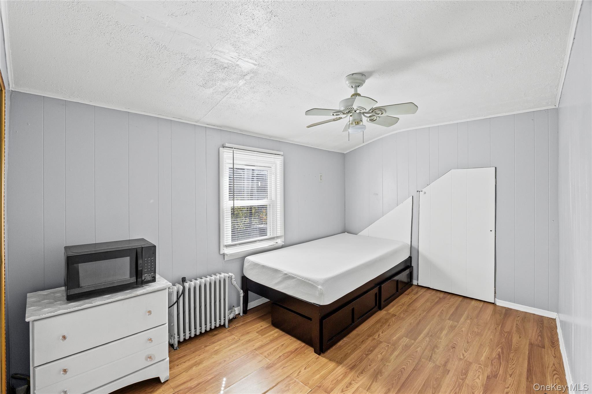 #14 photo, 136 N Delaware Avenue, サフォーク郡 Lindenhurst , NY 11757