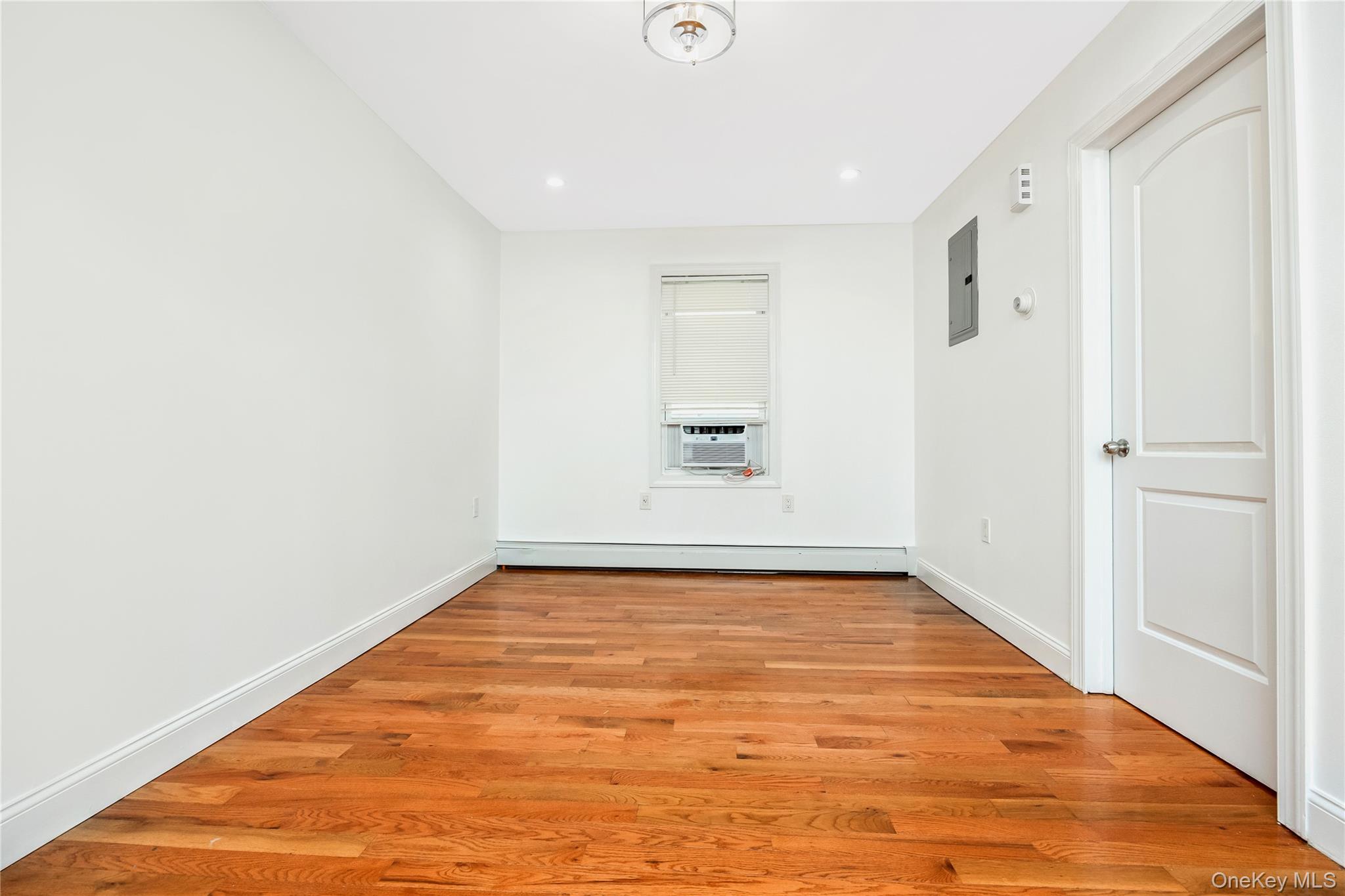 #6 photo, 8933 Moline Street, クイーンズ区 Queens Village , NY 11428