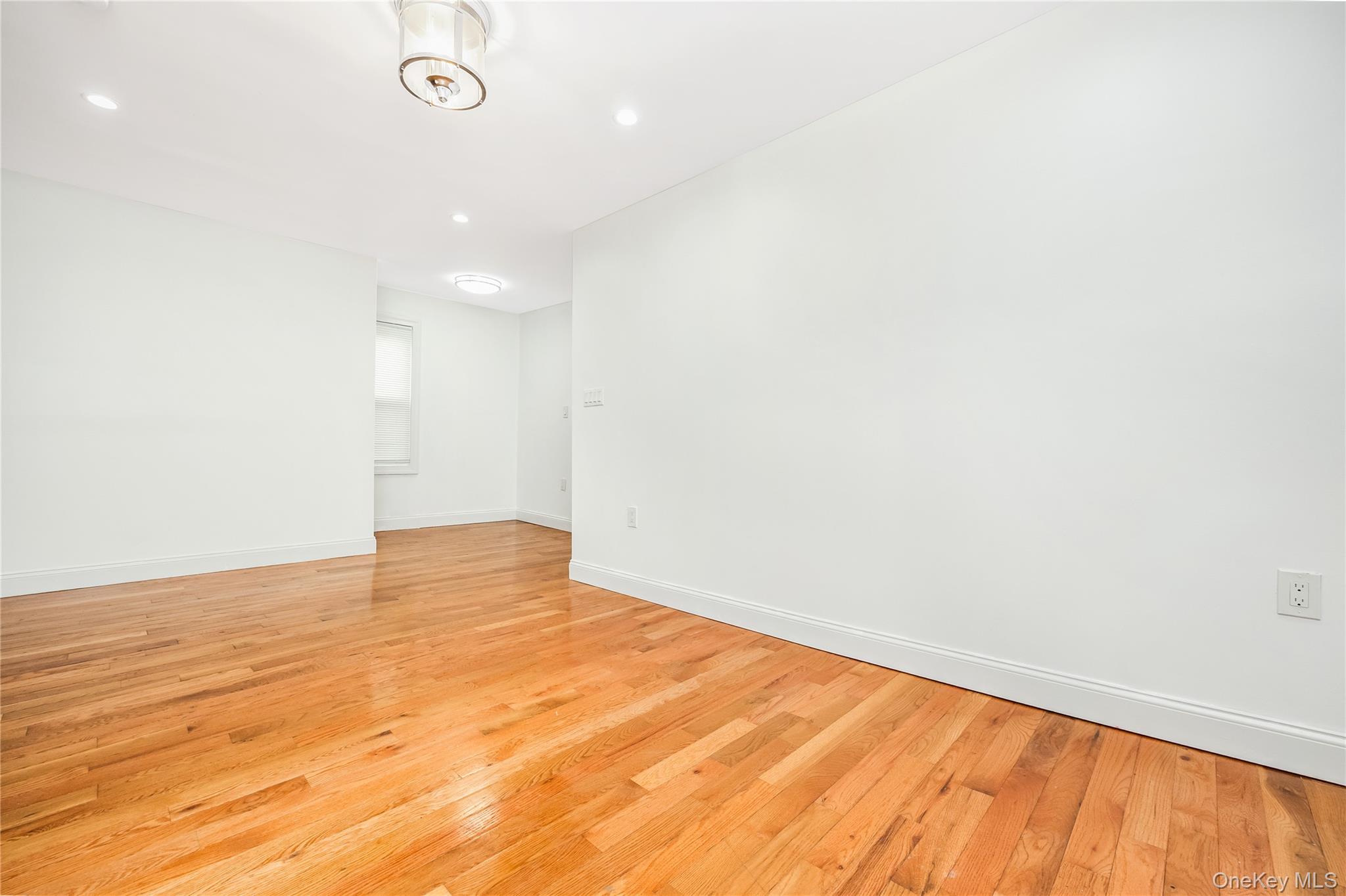 #7 photo, 8933 Moline Street, クイーンズ区 Queens Village , NY 11428