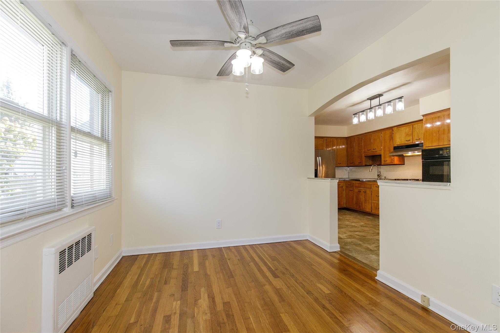 #11 photo, 22114 Fairbury Avenue, クイーンズ区 Queens Village , NY 11428